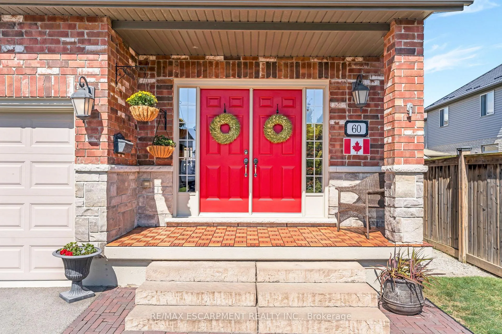 Photo 5 of 60 Garinger Crescent, Hamilton, Binbrook — HOMEH
