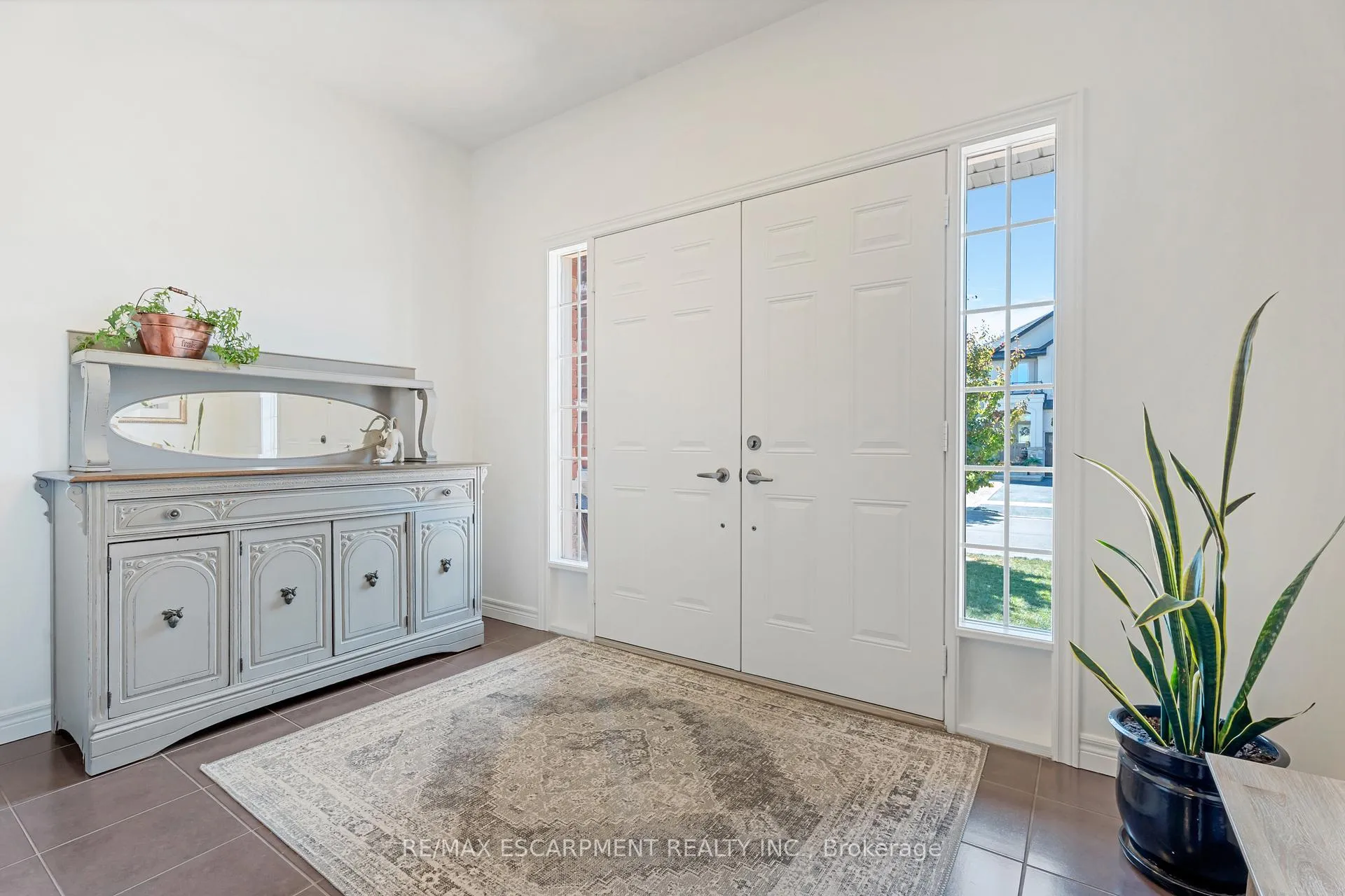 Photo 6 of 60 Garinger Crescent, Hamilton, Binbrook — HOMEH