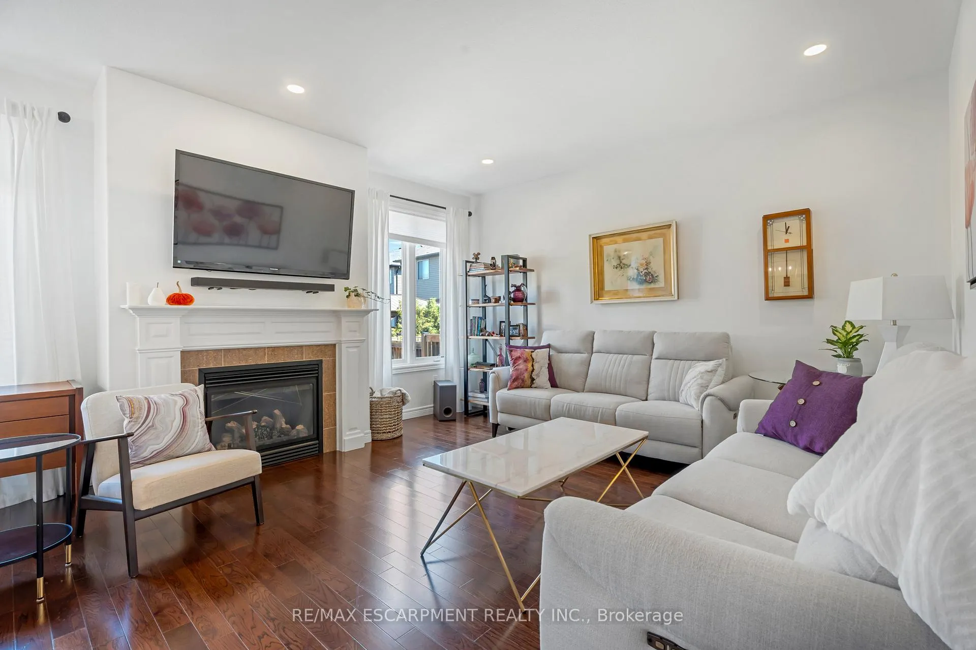 Photo 11 of 60 Garinger Crescent, Hamilton, Binbrook — HOMEH