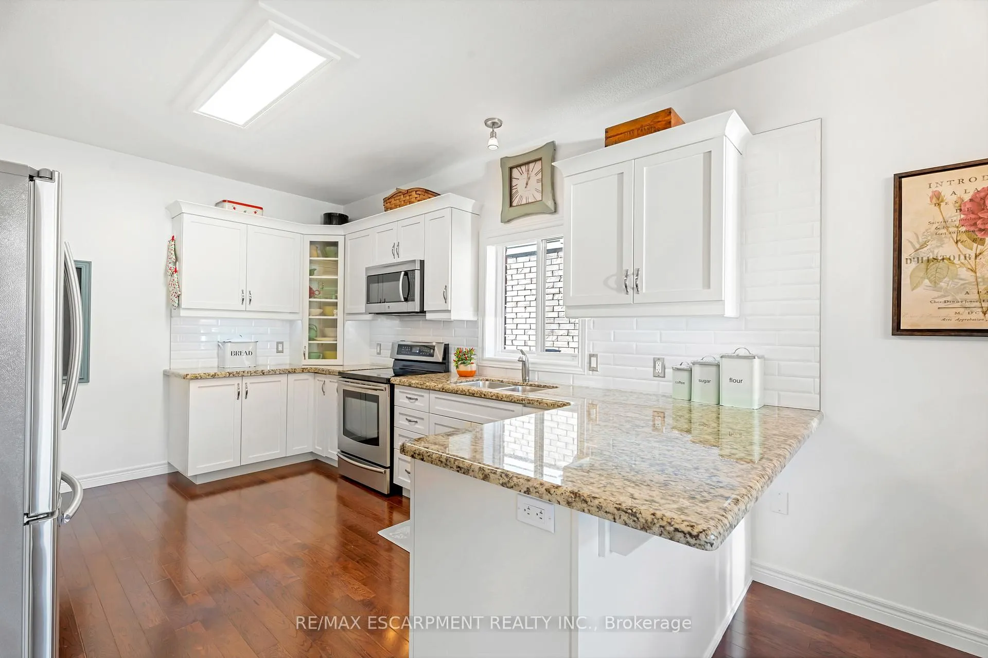Photo 16 of 60 Garinger Crescent, Hamilton, Binbrook — HOMEH