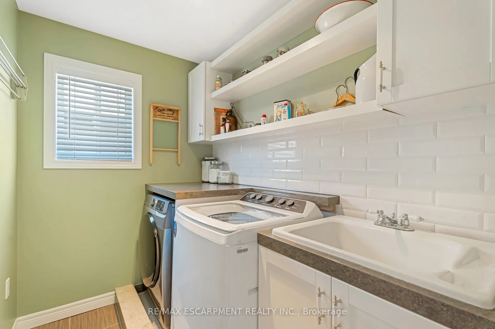 Photo 28 of 60 Garinger Crescent, Hamilton, Binbrook — HOMEH