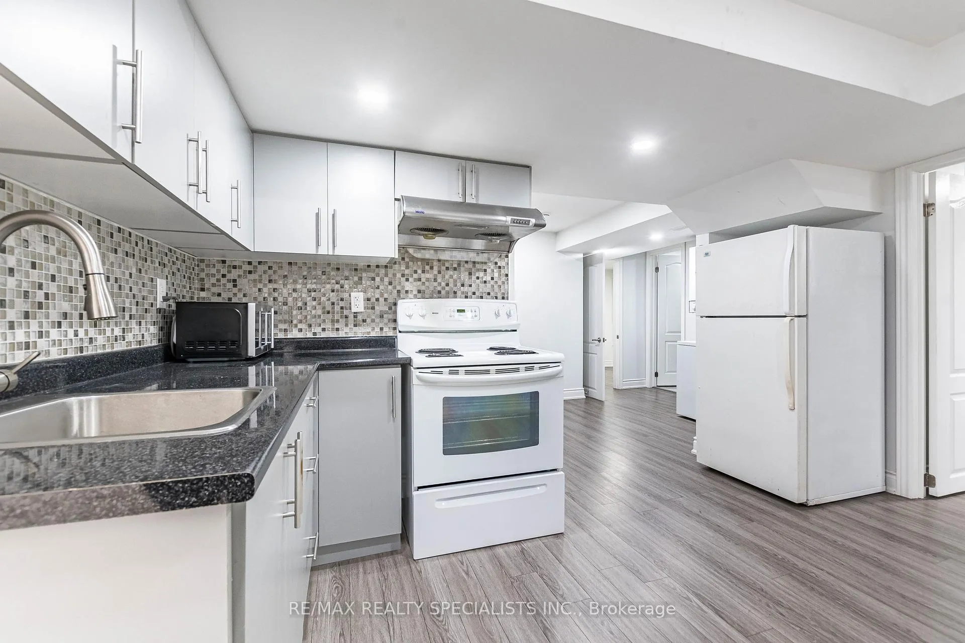 Photo 4 of 74 Brisdale Drive W, Brampton, Northwest Brampton — HOMEH