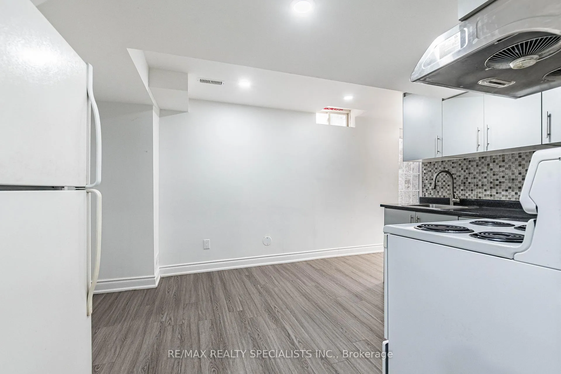 Photo 5 of 74 Brisdale Drive W, Brampton, Northwest Brampton — HOMEH