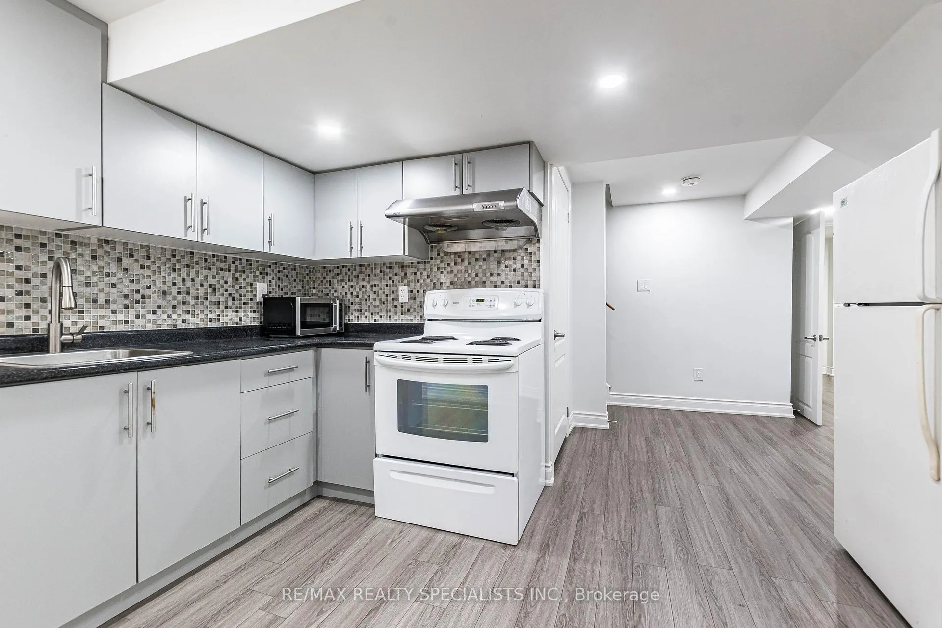 Photo 8 of 74 Brisdale Drive W, Brampton, Northwest Brampton — HOMEH
