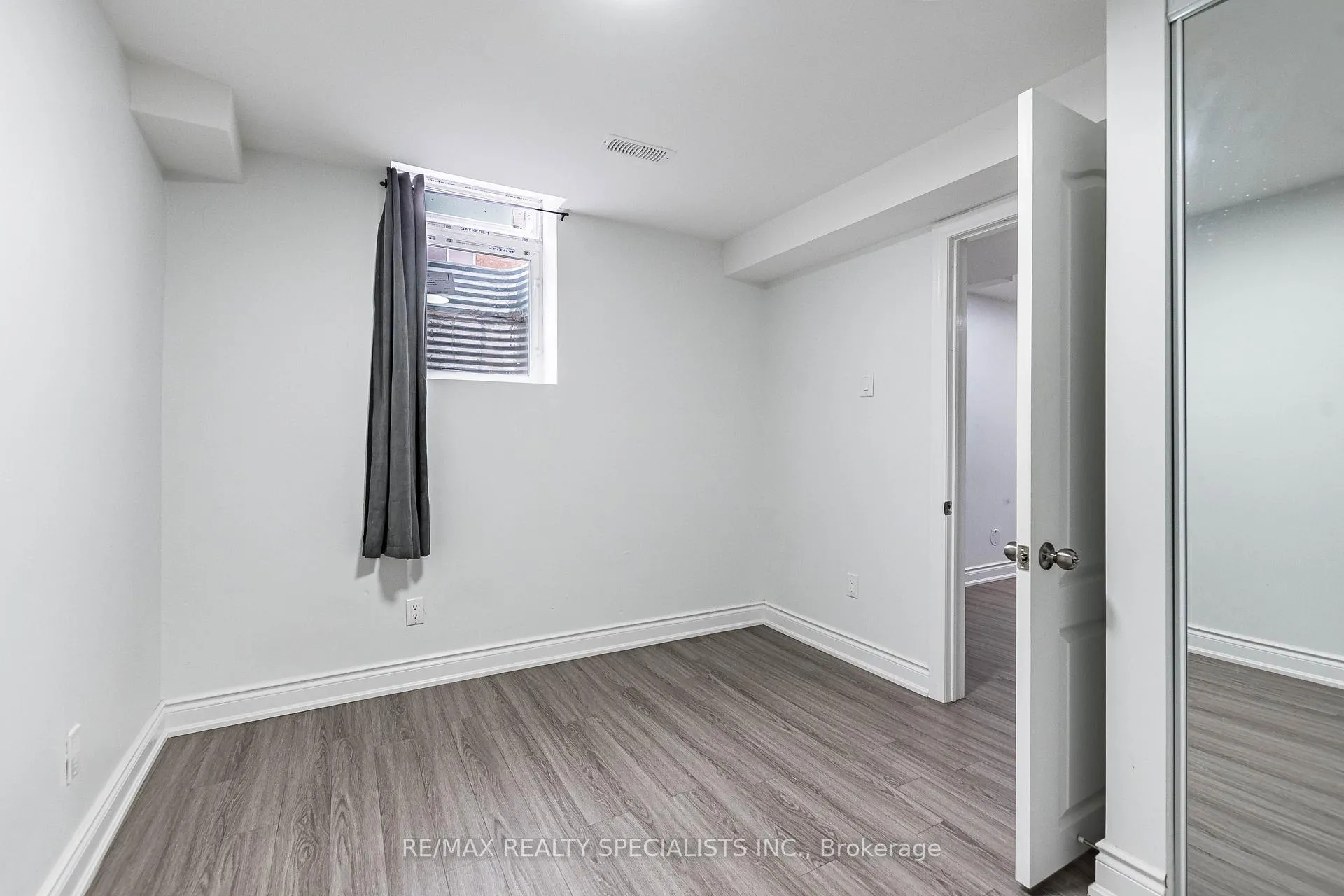Photo 15 of 74 Brisdale Drive W, Brampton, Northwest Brampton — HOMEH