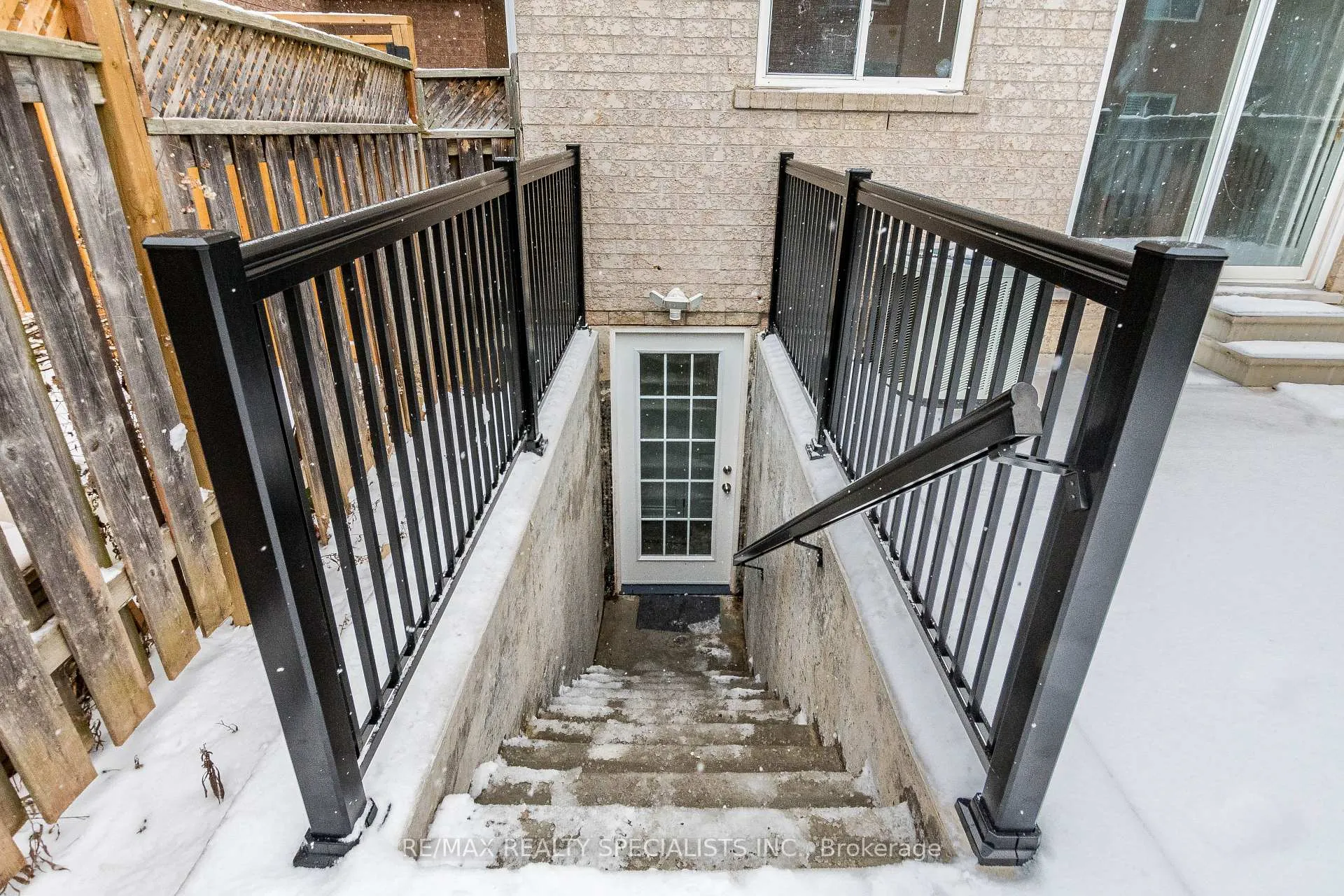 Photo 21 of 74 Brisdale Drive W, Brampton, Northwest Brampton — HOMEH