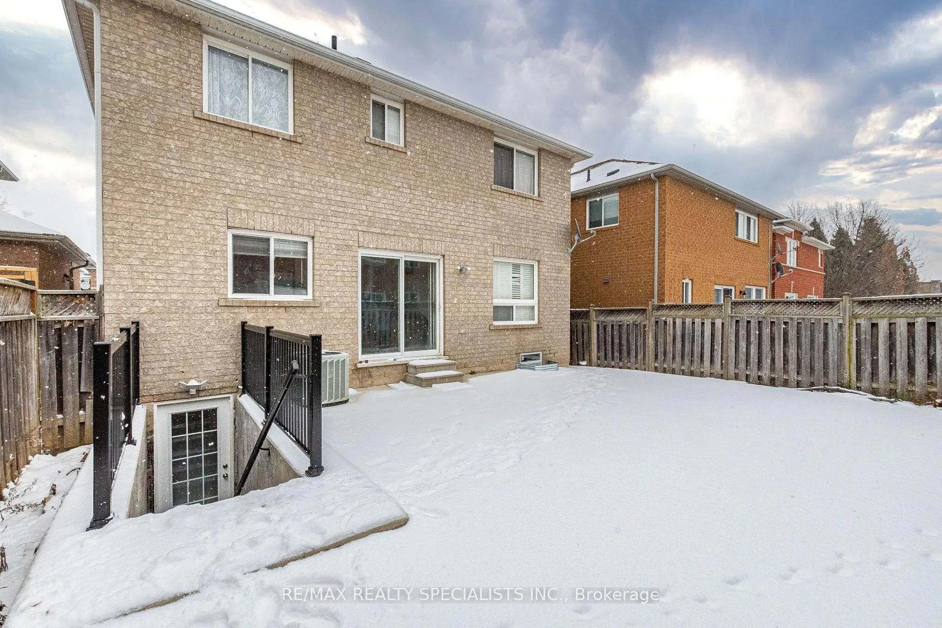 Photo 22 of 74 Brisdale Drive W, Brampton, Northwest Brampton — HOMEH