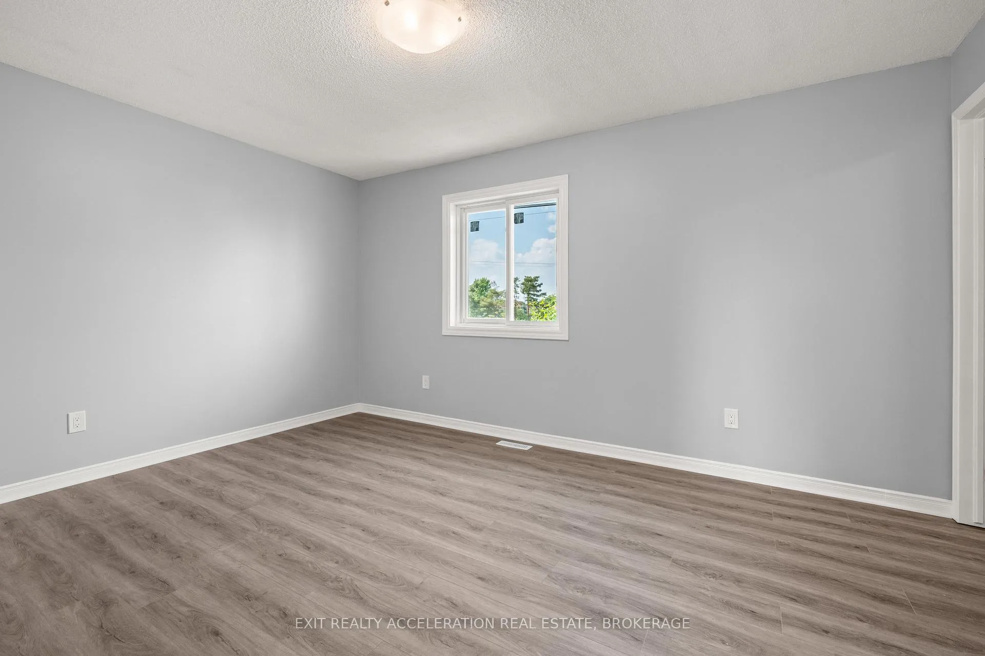 Photo 14 of 1318 Brackenwood Crescent, Kingston, City Northwest — HOMEH