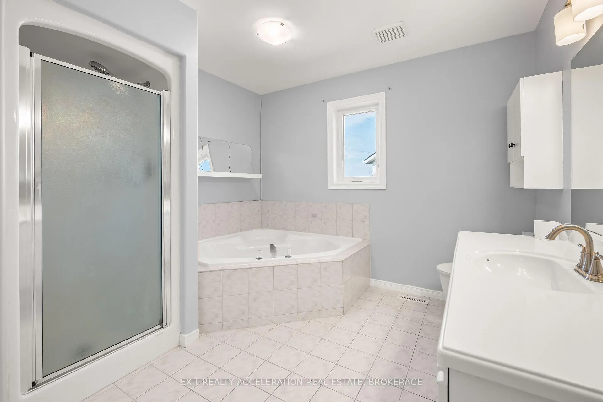 Photo 17 of 1318 Brackenwood Crescent, Kingston, City Northwest — HOMEH