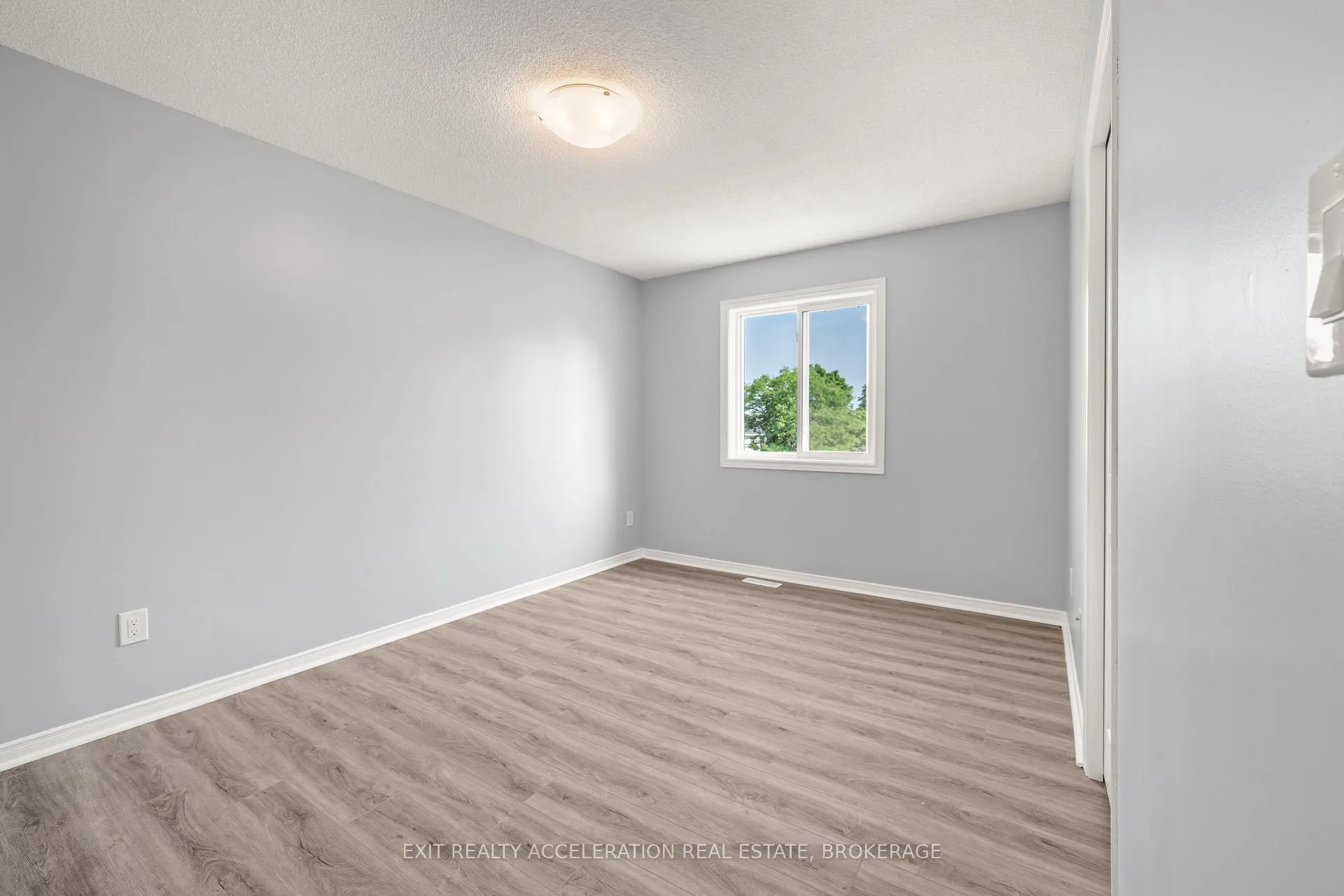Photo 18 of 1318 Brackenwood Crescent, Kingston, City Northwest — HOMEH