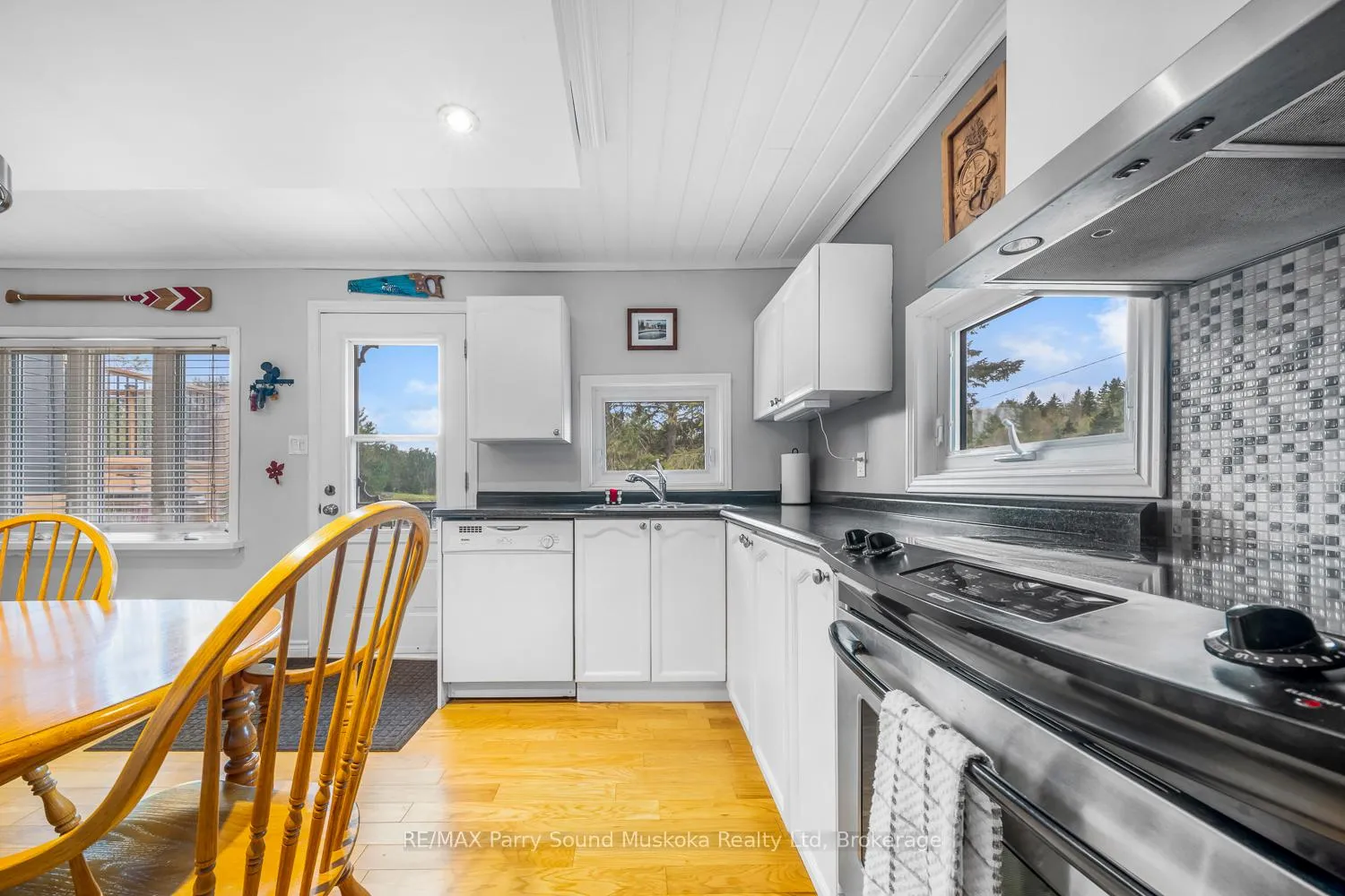 Photo 17 of 22 Dickinson Road, McKellar — HOMEH