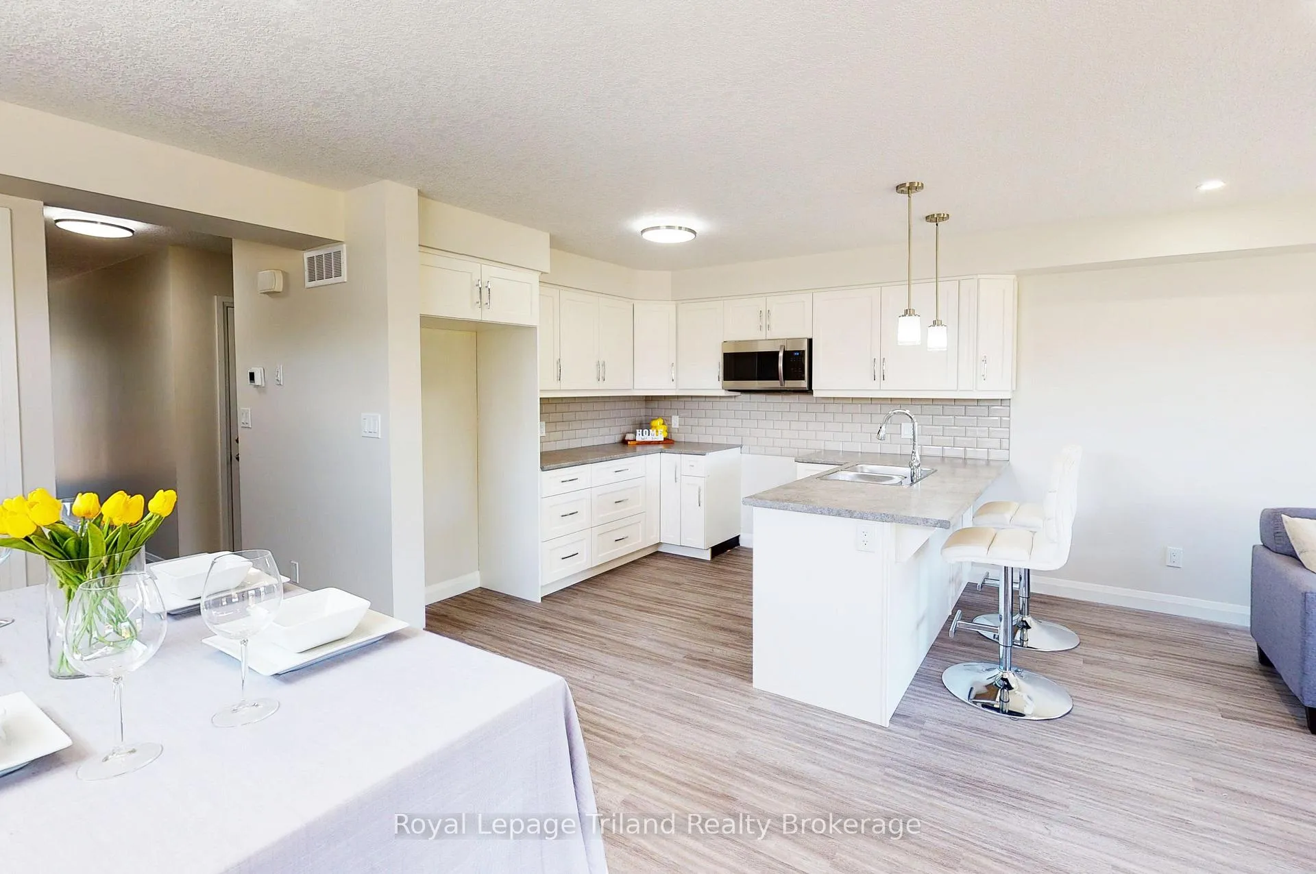 Photo 3 of Unit Unit A, 137 Wimpole Street, West Perth, Mitchell — HOMEH