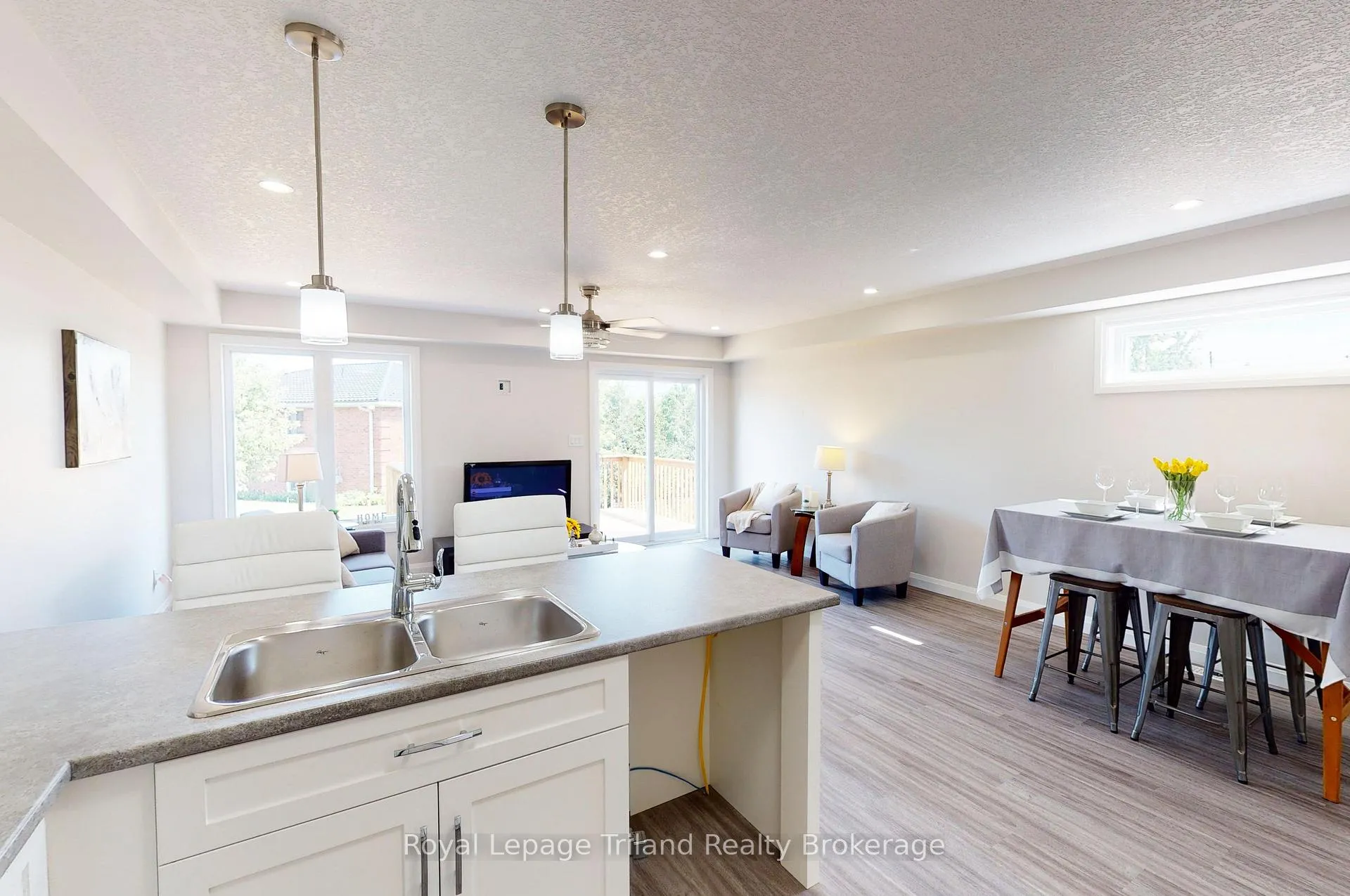 Photo 6 of Unit Unit A, 137 Wimpole Street, West Perth, Mitchell — HOMEH
