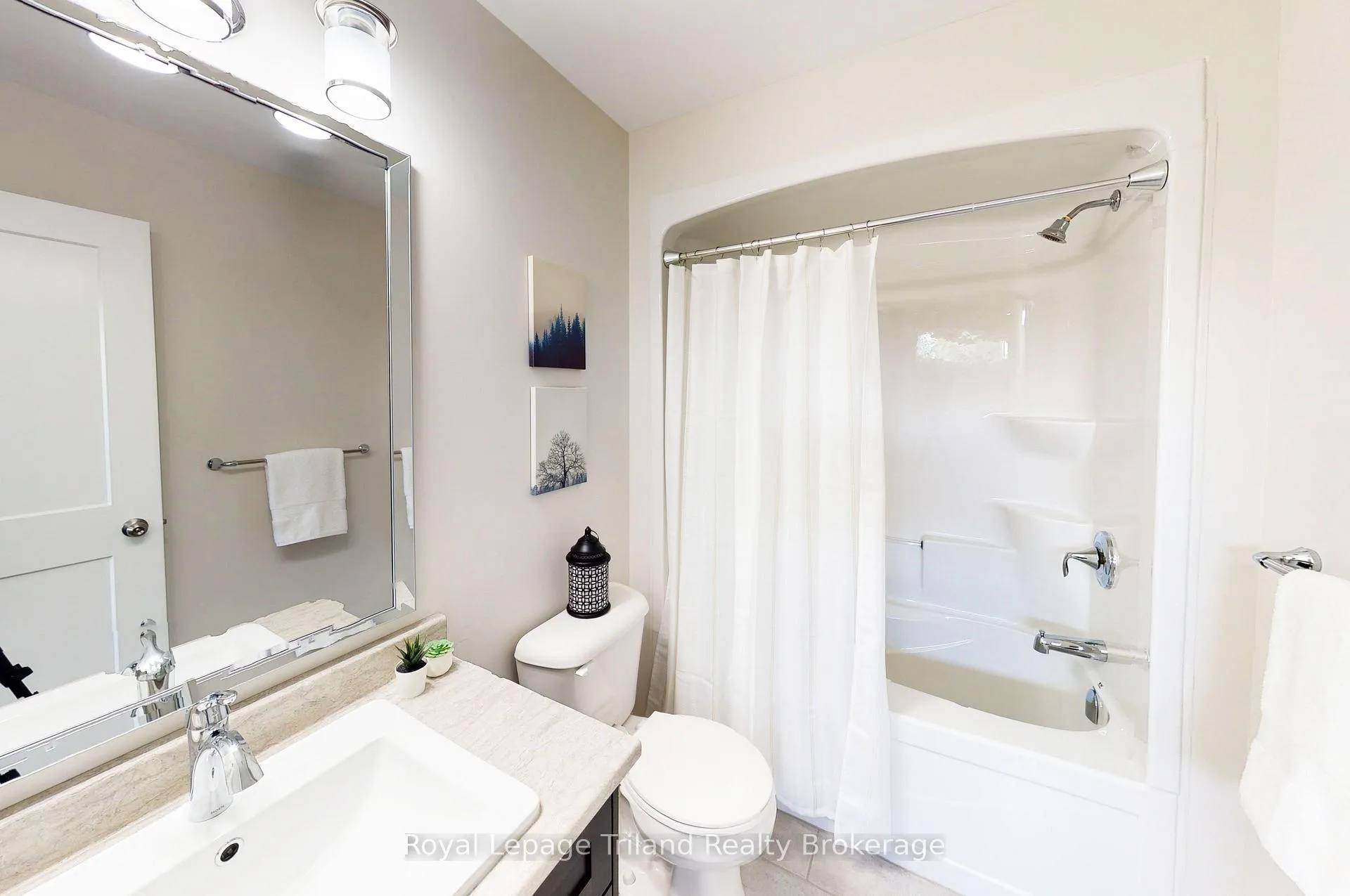 Photo 19 of Unit Unit A, 137 Wimpole Street, West Perth, Mitchell — HOMEH