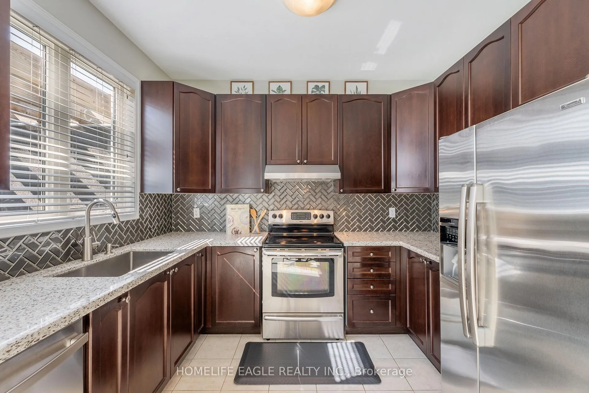 Photo 11 of 91 Eclipse Place, Oshawa, Windfields — HOMEH