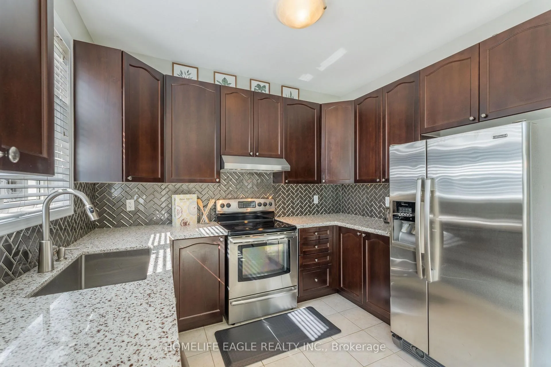 Photo 13 of 91 Eclipse Place, Oshawa, Windfields — HOMEH