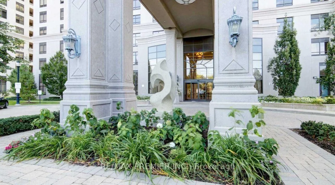 Photo 2 of Unit 1612, 9245 Jane Street, Vaughan, Maple — HOMEH