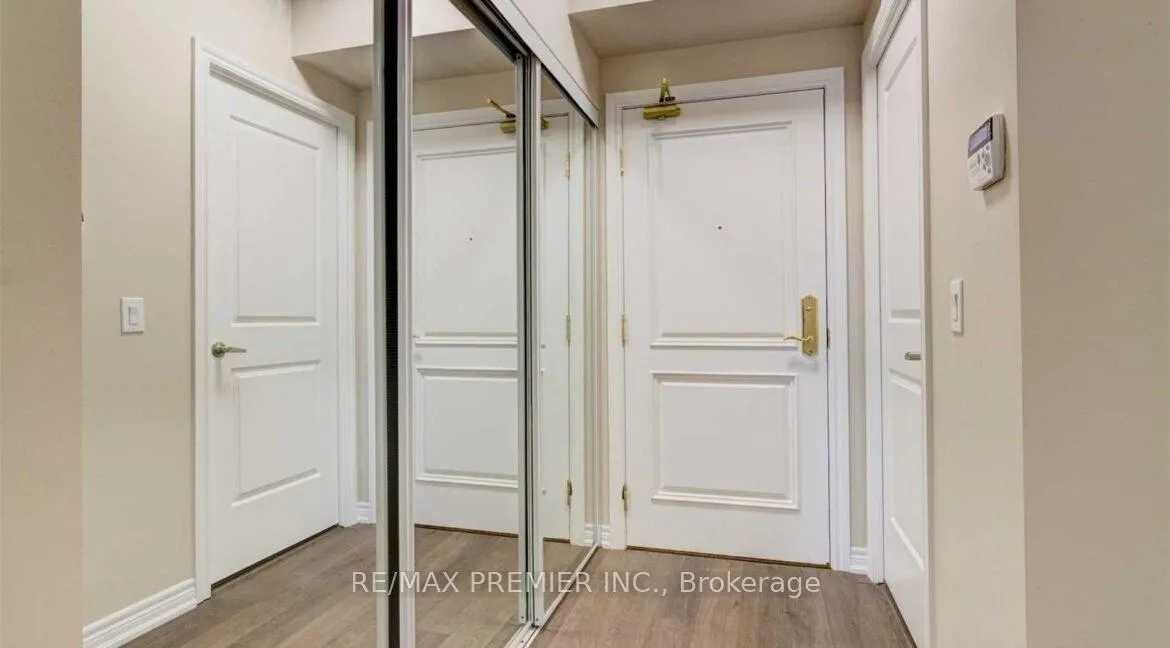 Photo 4 of Unit 1612, 9245 Jane Street, Vaughan, Maple — HOMEH