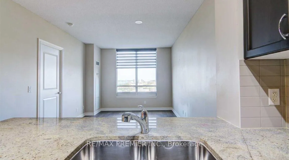 Photo 7 of Unit 1612, 9245 Jane Street, Vaughan, Maple — HOMEH