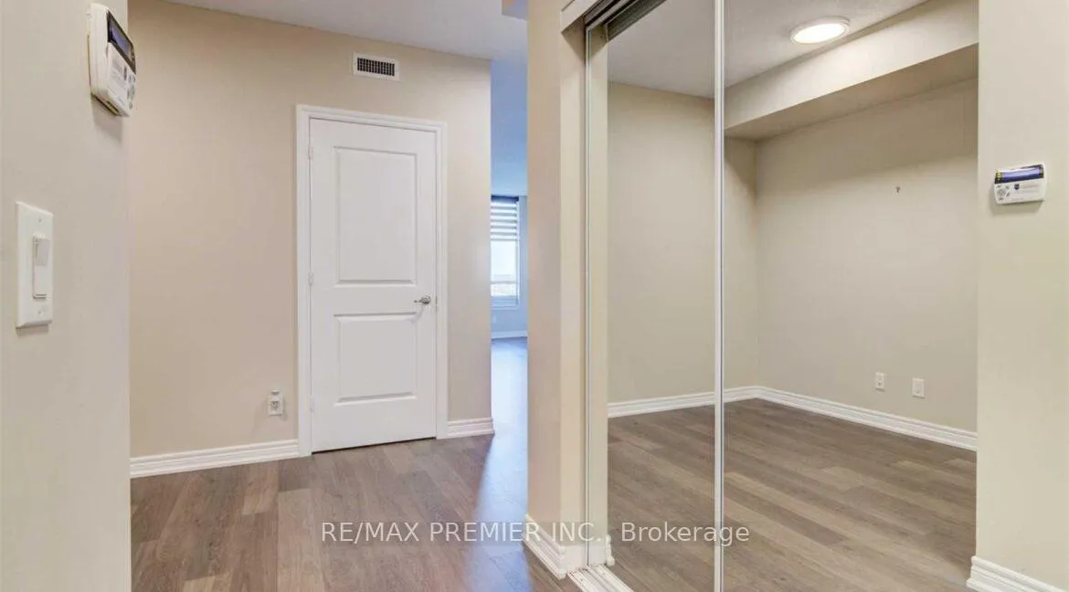 Photo 13 of Unit 1612, 9245 Jane Street, Vaughan, Maple — HOMEH