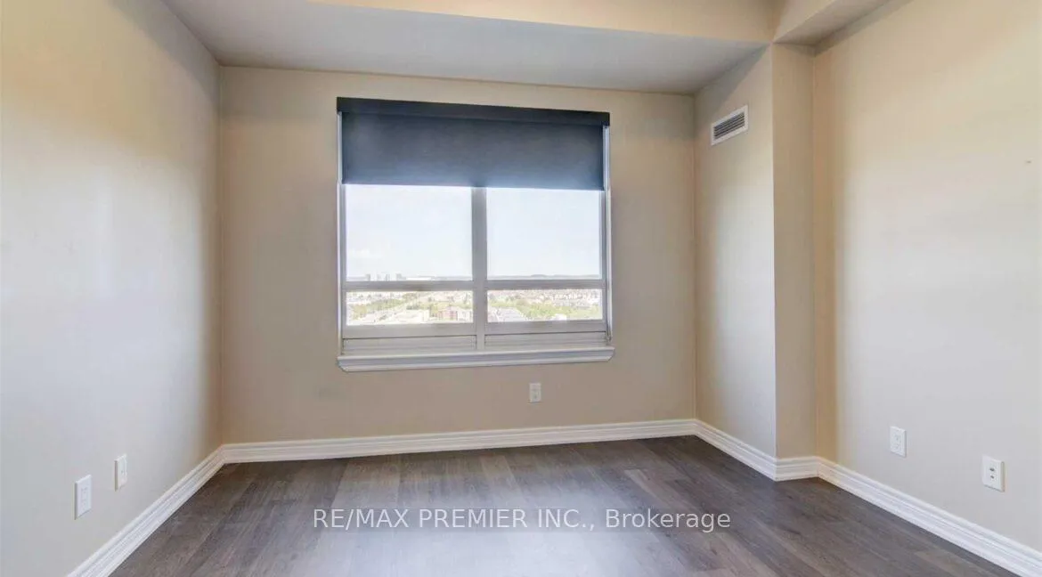 Photo 16 of Unit 1612, 9245 Jane Street, Vaughan, Maple — HOMEH
