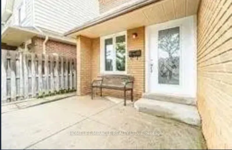 Photo 1 of 150 Weybridge Trail, Brampton, Madoc — HOMEH