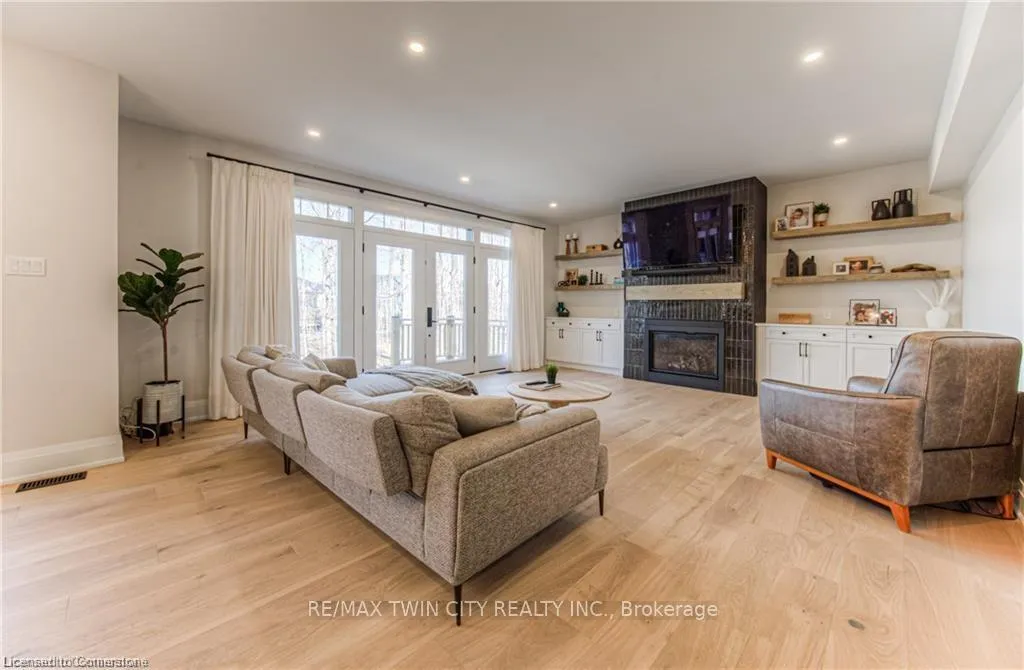 Photo 10 of 524 Fox Cove Place, Waterloo — HOMEH