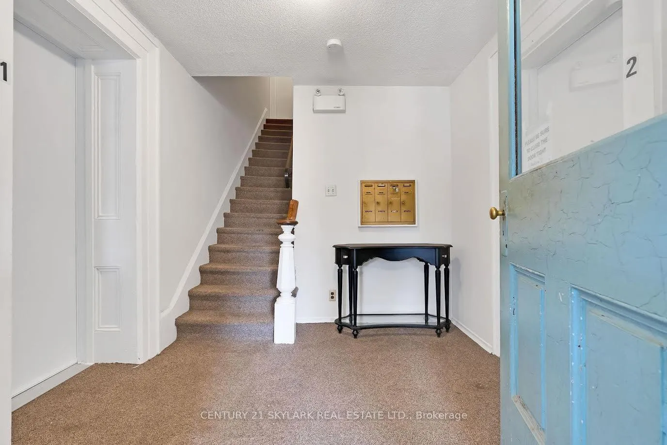 Photo 3 of Unit 3, 8 Wellington Street, Clarington, Bowmanville — HOMEH