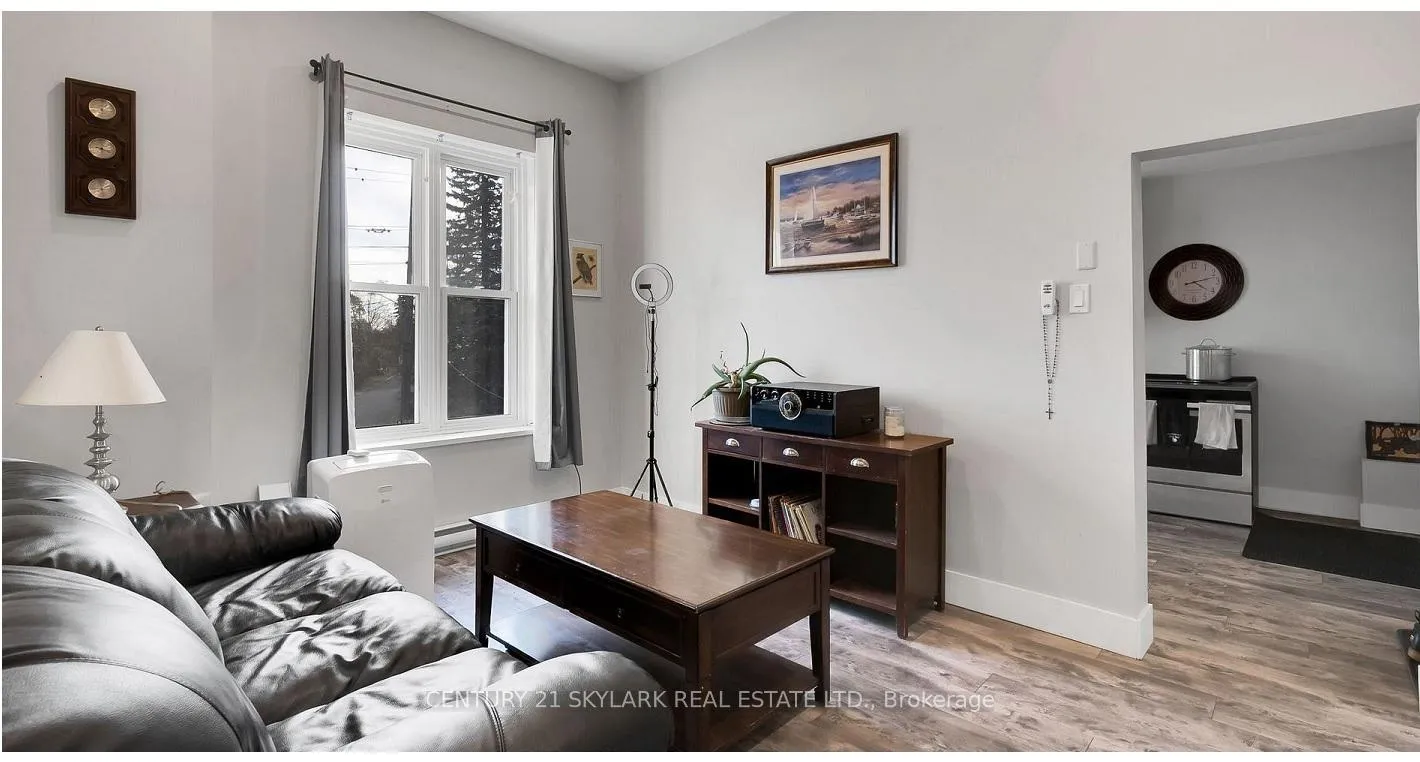 Photo 9 of Unit 3, 8 Wellington Street, Clarington, Bowmanville — HOMEH