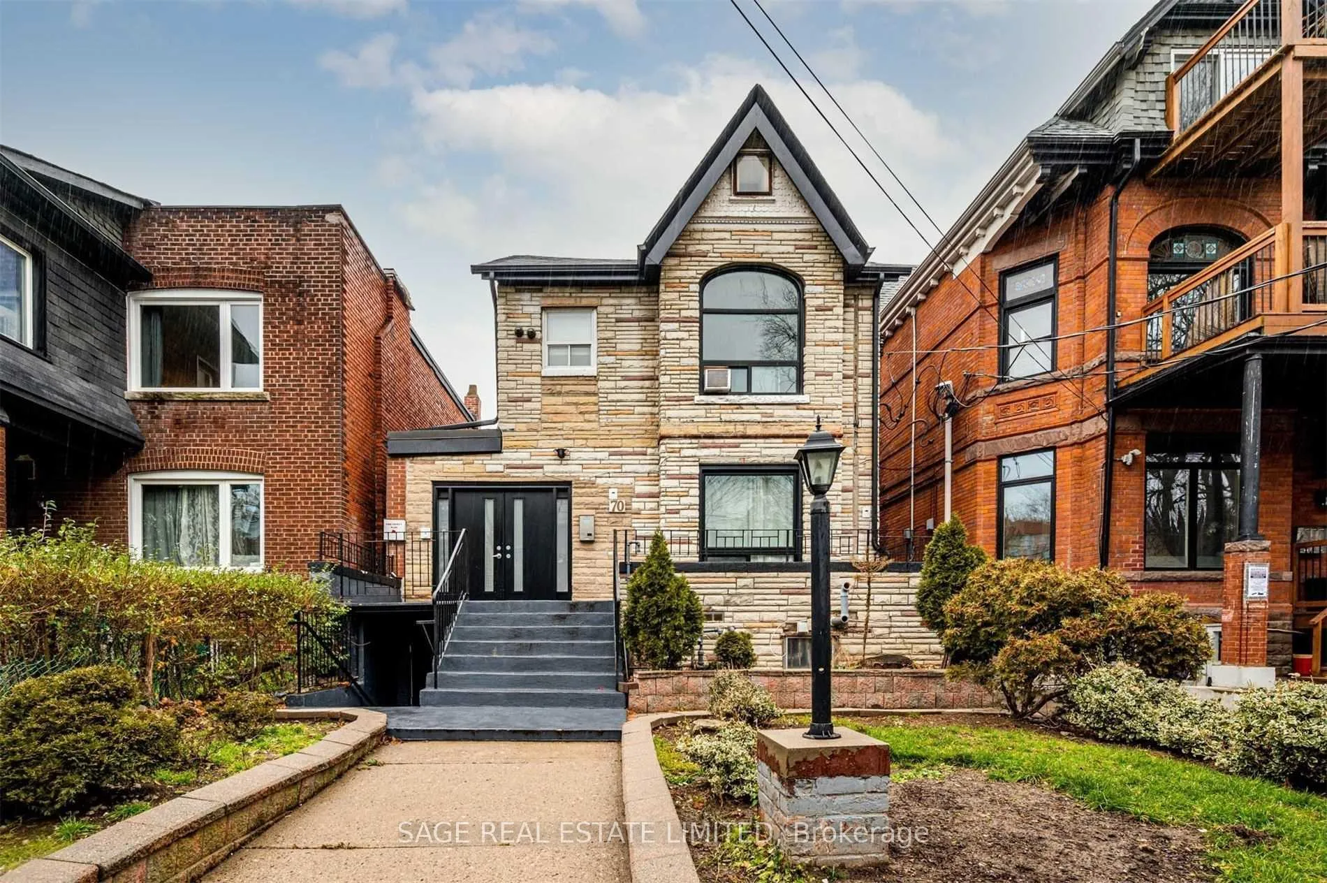 Front of Unit 204, 70 Melbourne Avenue
