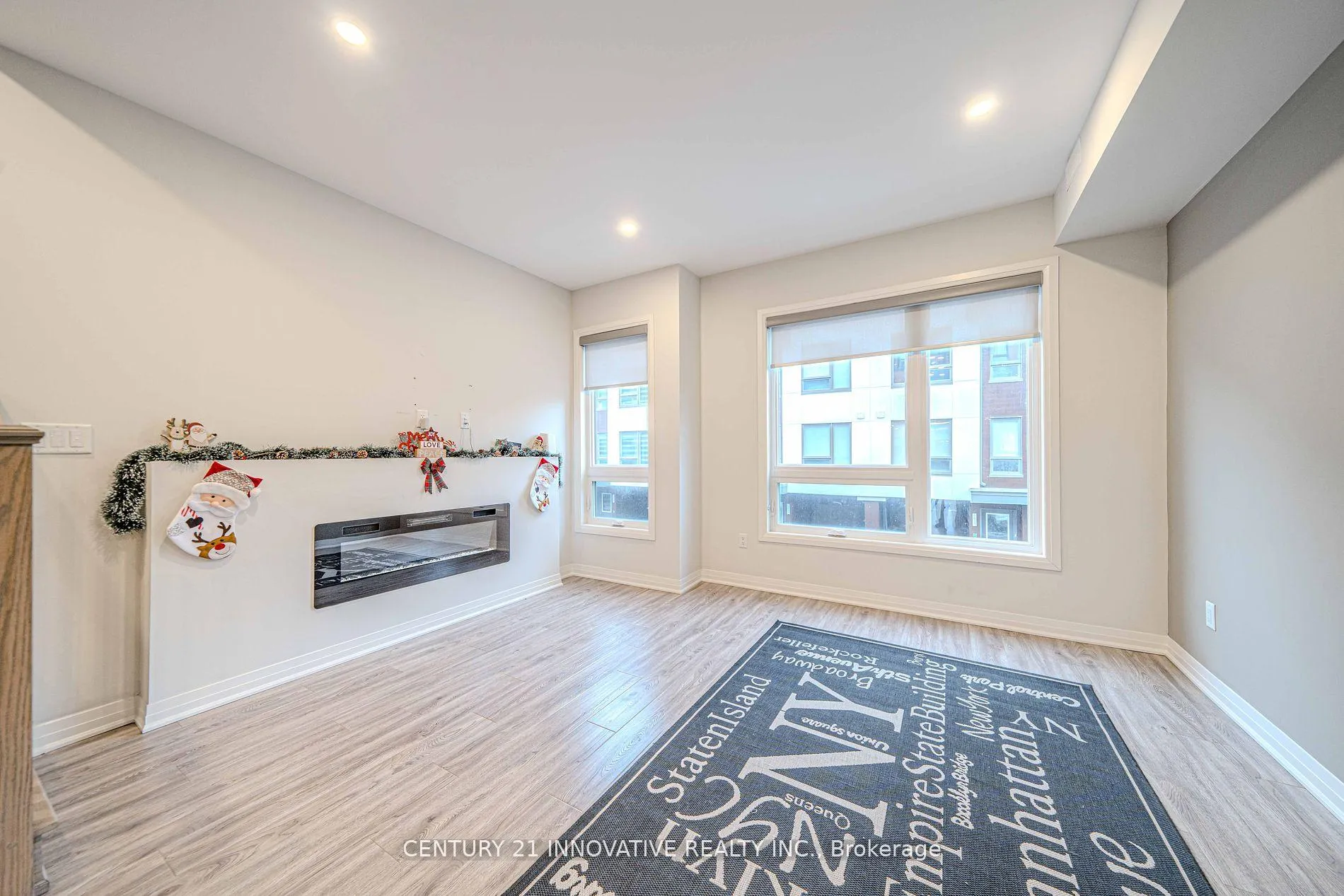 Photo 2 of 1674 Pleasure Valley Path, Oshawa, Samac — HOMEH