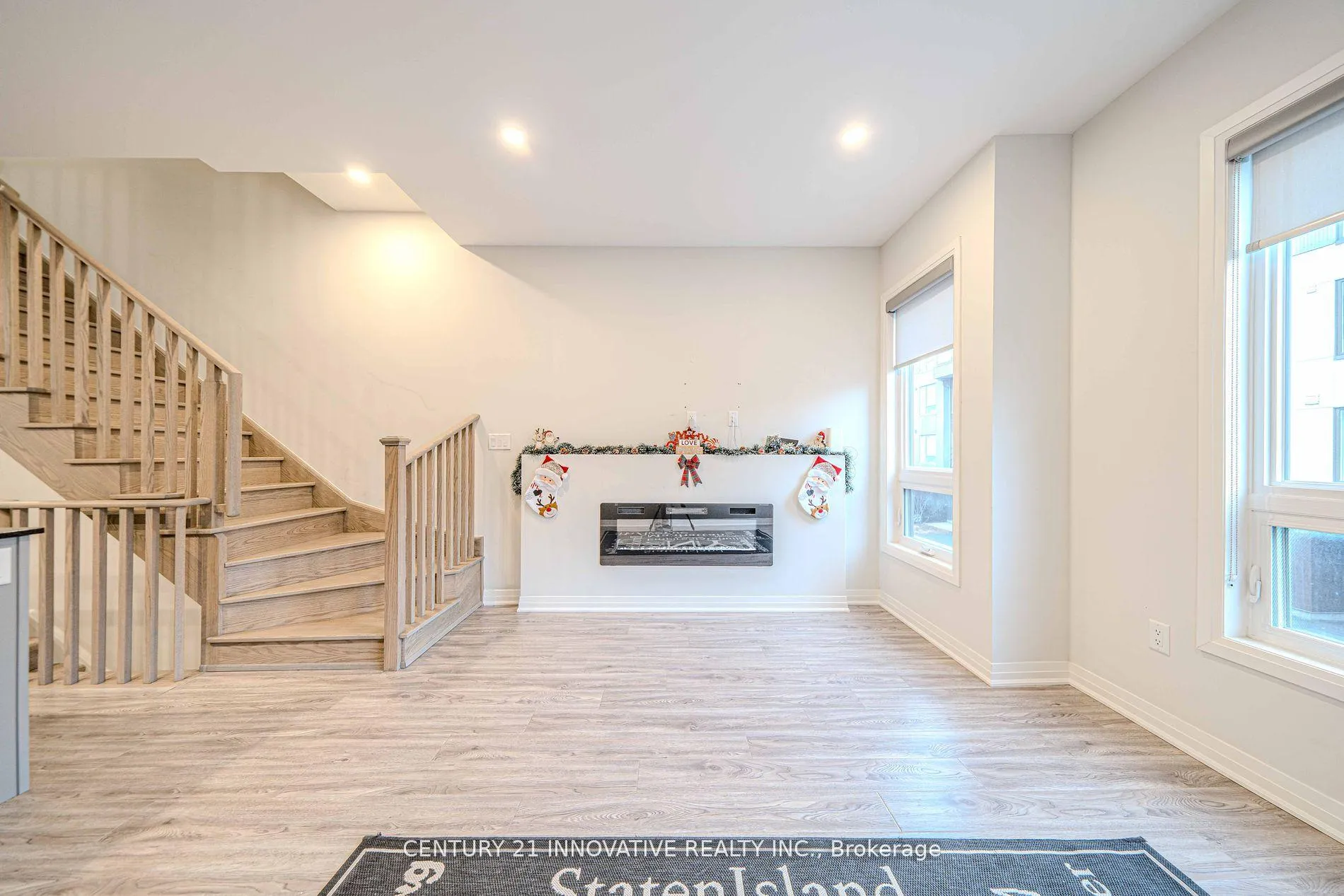 Photo 3 of 1674 Pleasure Valley Path, Oshawa, Samac — HOMEH