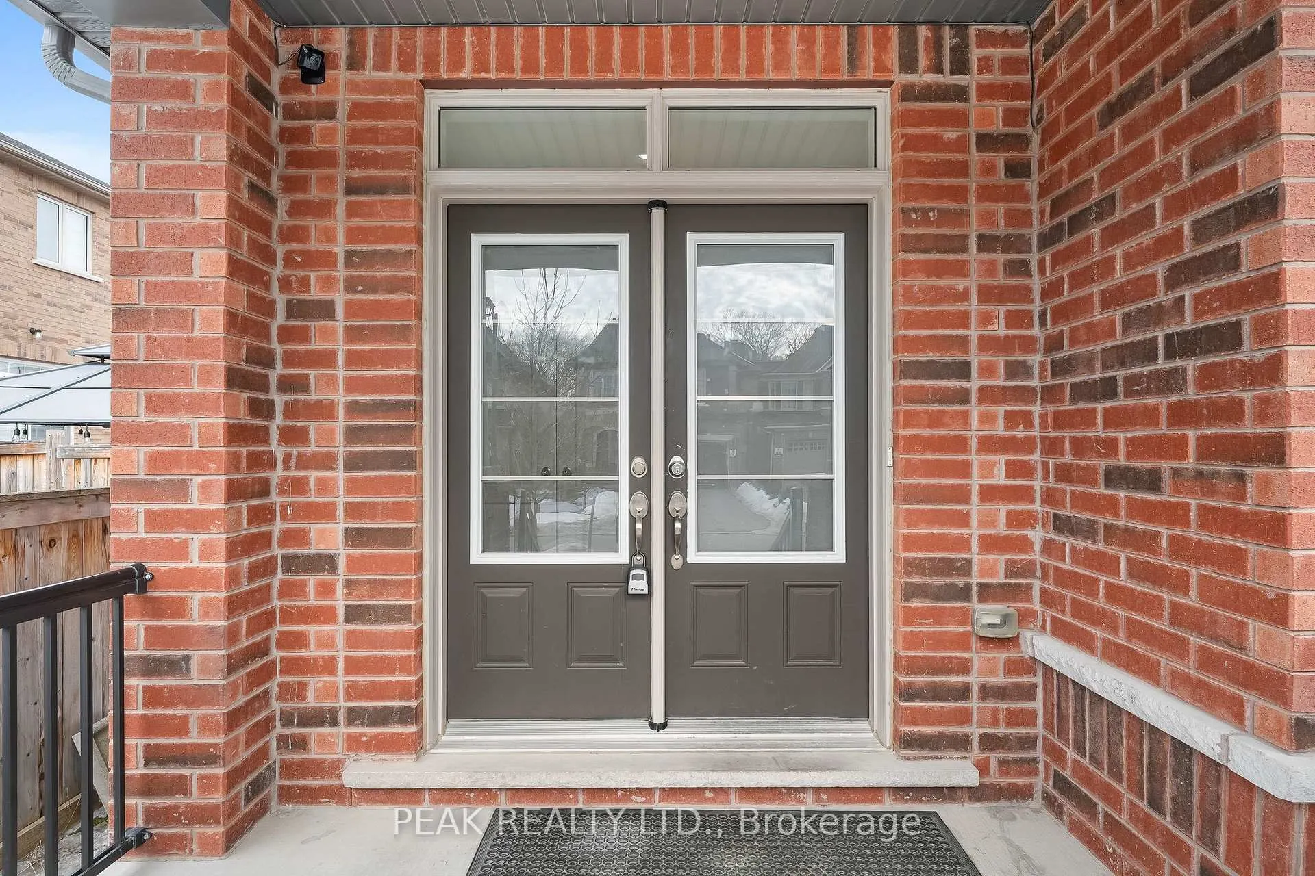 Photo 2 of 2425 Dress Circle Crescent, Oshawa, Windfields — HOMEH