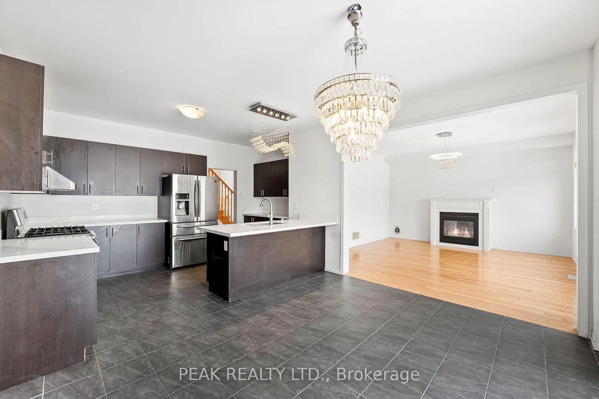 Photo 9 of 2425 Dress Circle Crescent, Oshawa, Windfields — HOMEH