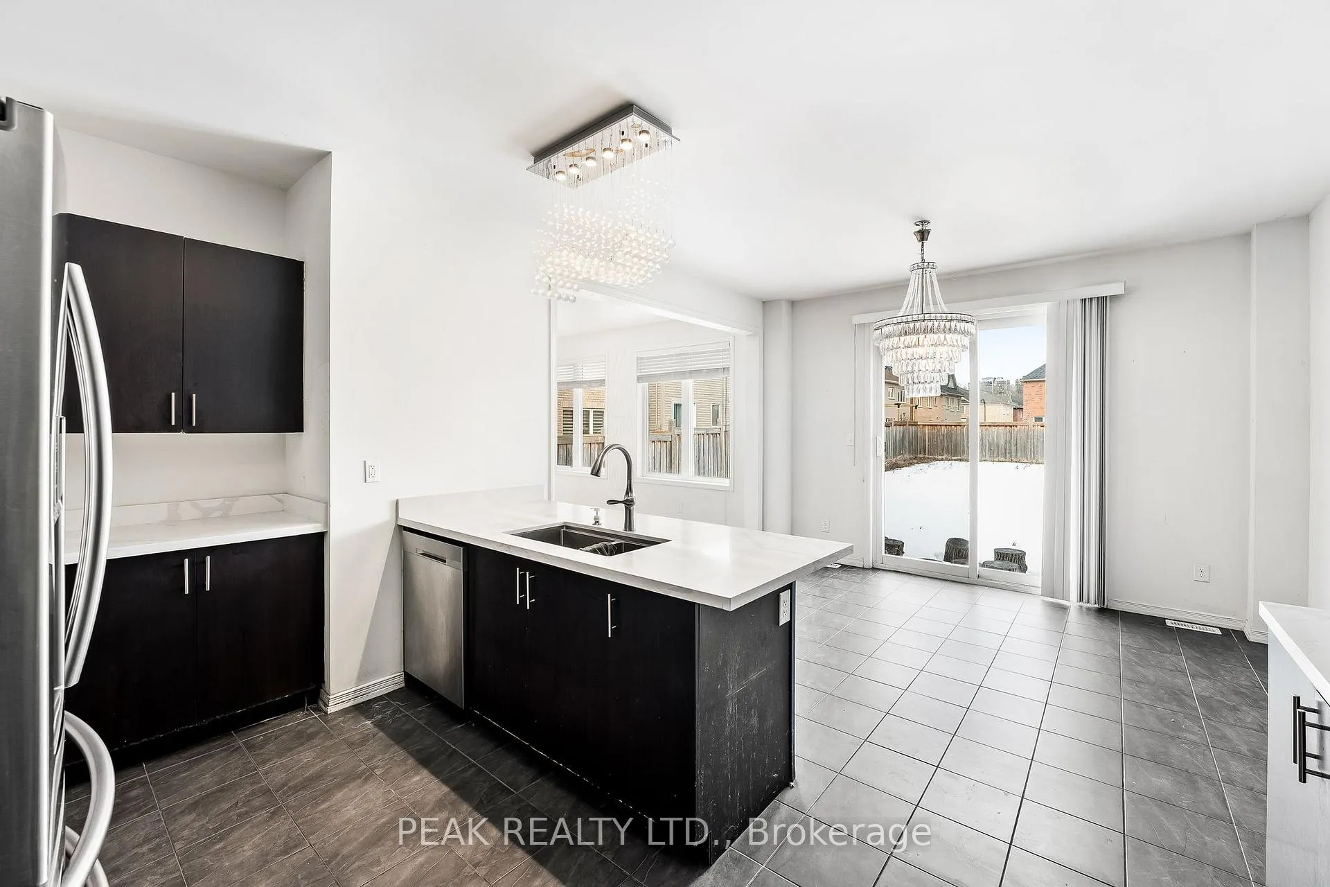 Photo 11 of 2425 Dress Circle Crescent, Oshawa, Windfields — HOMEH