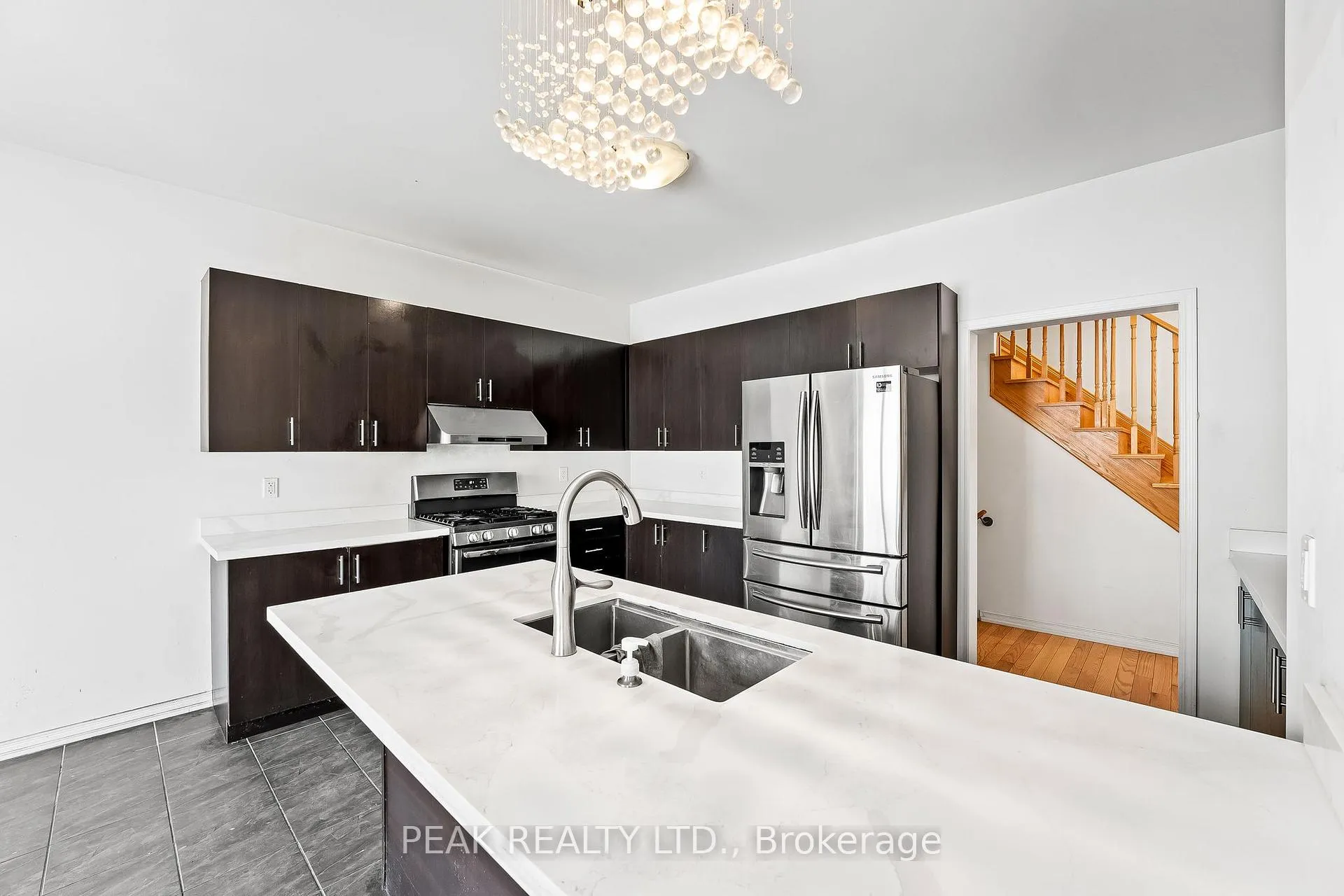 Photo 12 of 2425 Dress Circle Crescent, Oshawa, Windfields — HOMEH