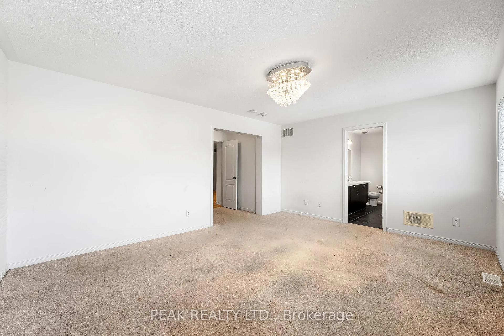Photo 17 of 2425 Dress Circle Crescent, Oshawa, Windfields — HOMEH