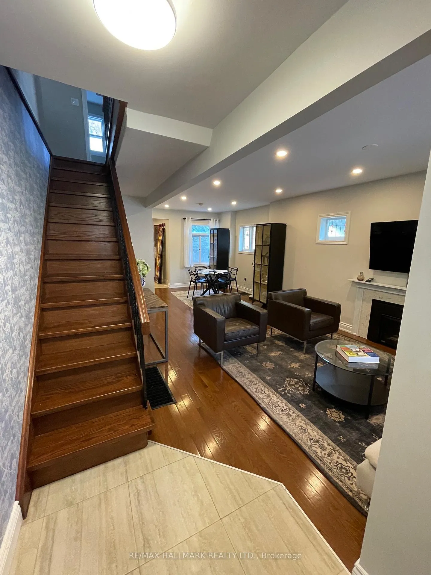 Photo 5 of 11 Denton Avenue, Toronto, Crescent Town — HOMEH