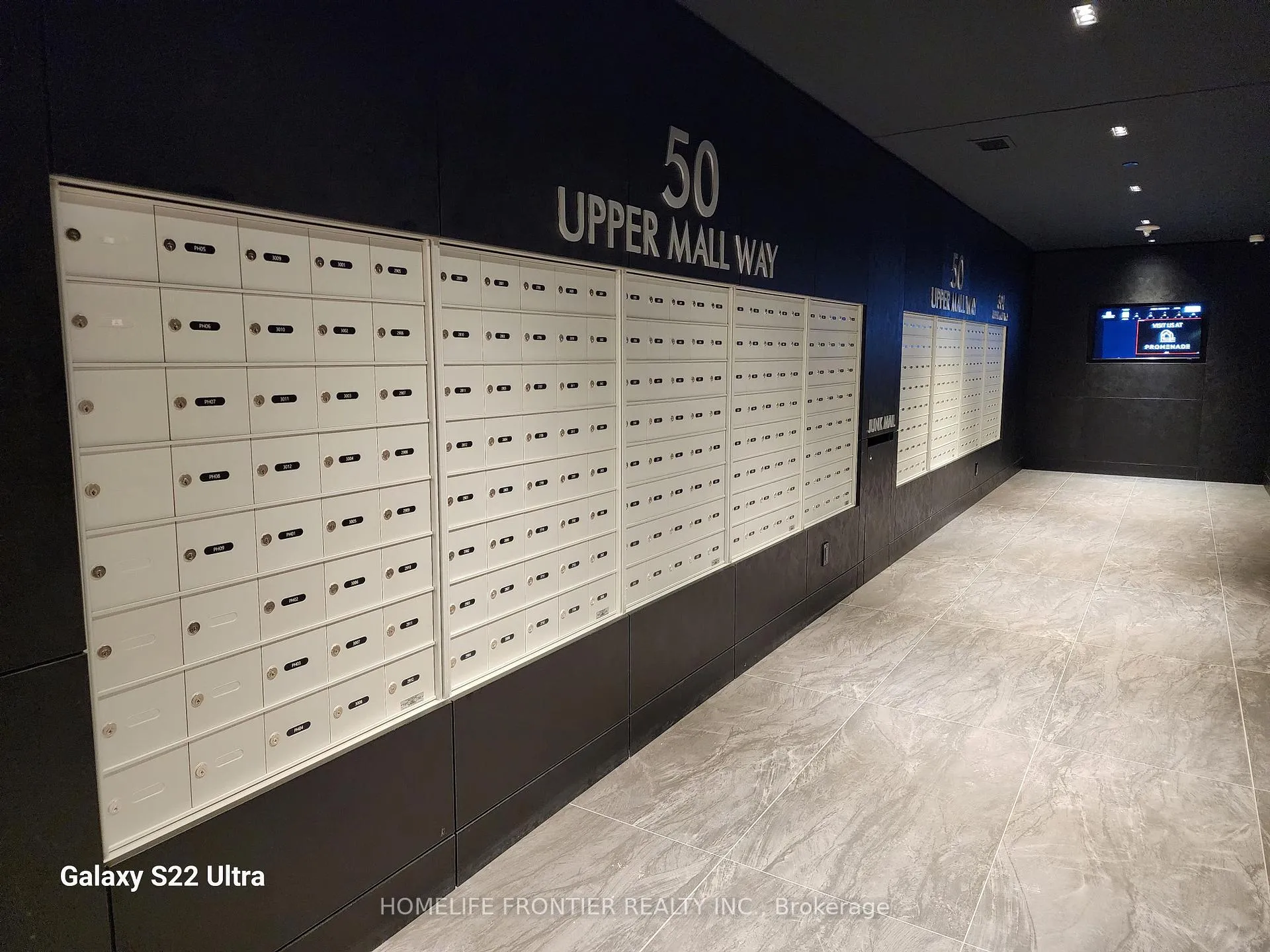 Photo 3 of Unit B802, 50 Upper Mall Way, Vaughan, Brownridge — HOMEH