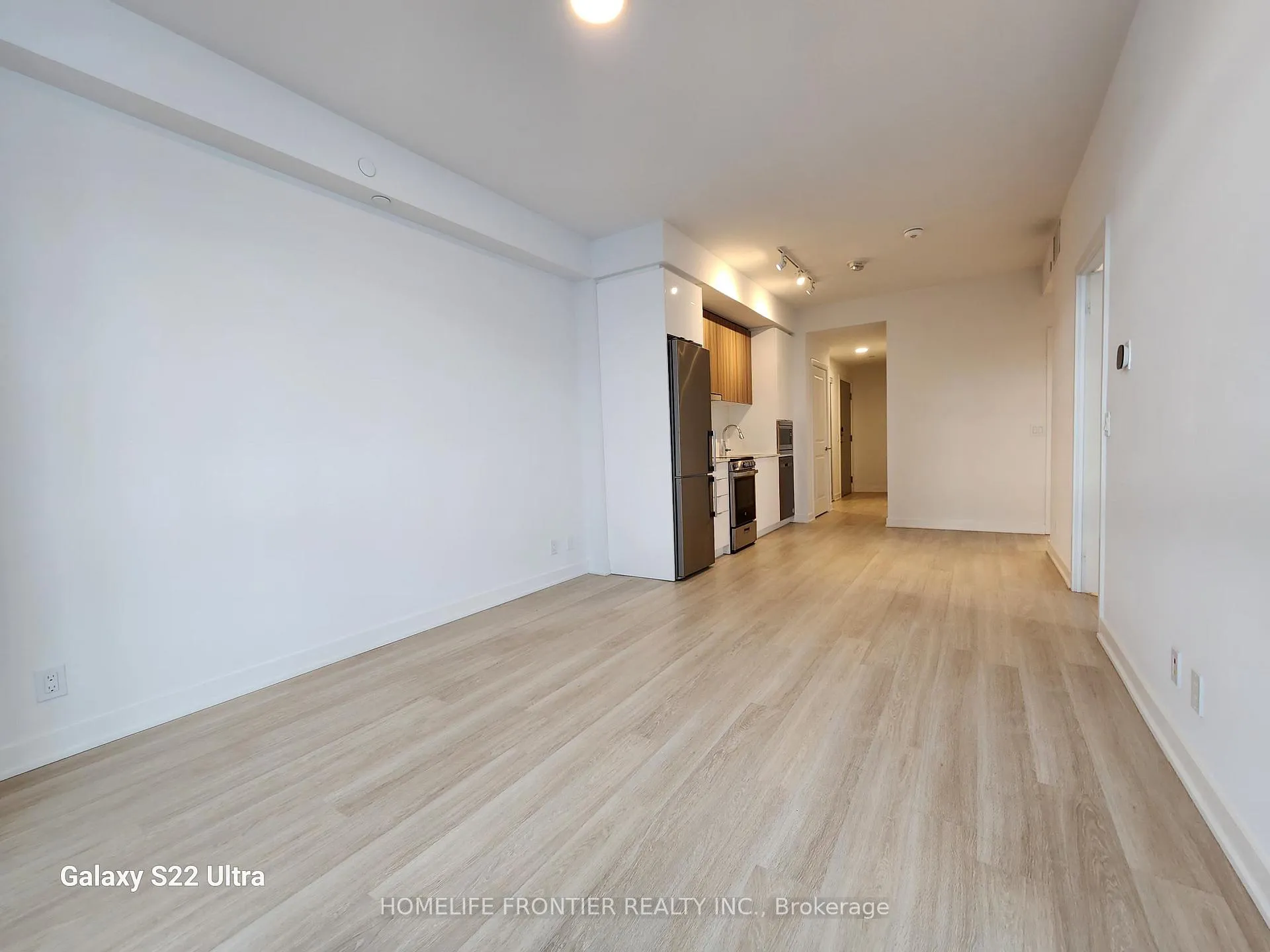 Photo 13 of Unit B802, 50 Upper Mall Way, Vaughan, Brownridge — HOMEH