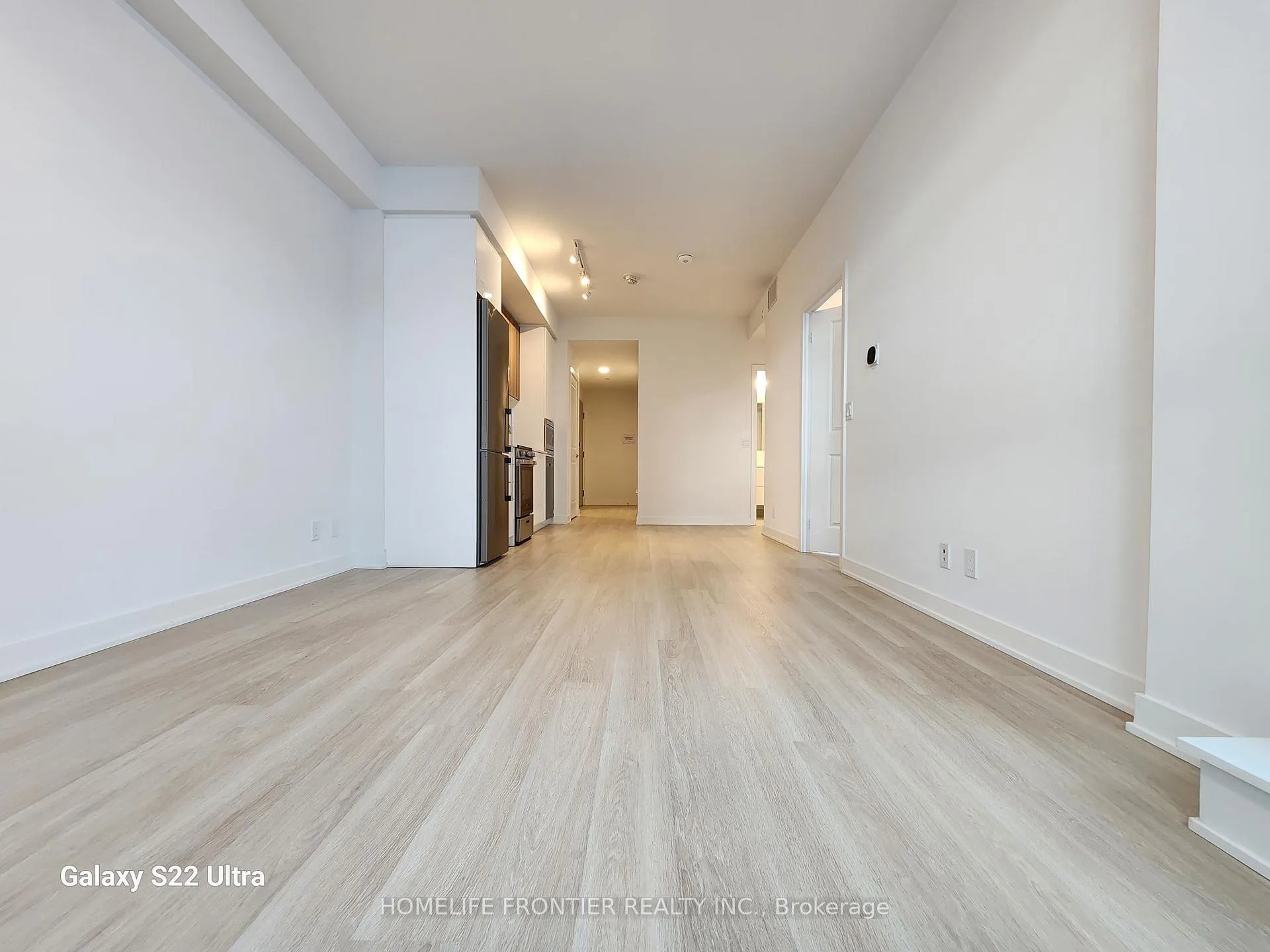 Photo 14 of Unit B802, 50 Upper Mall Way, Vaughan, Brownridge — HOMEH