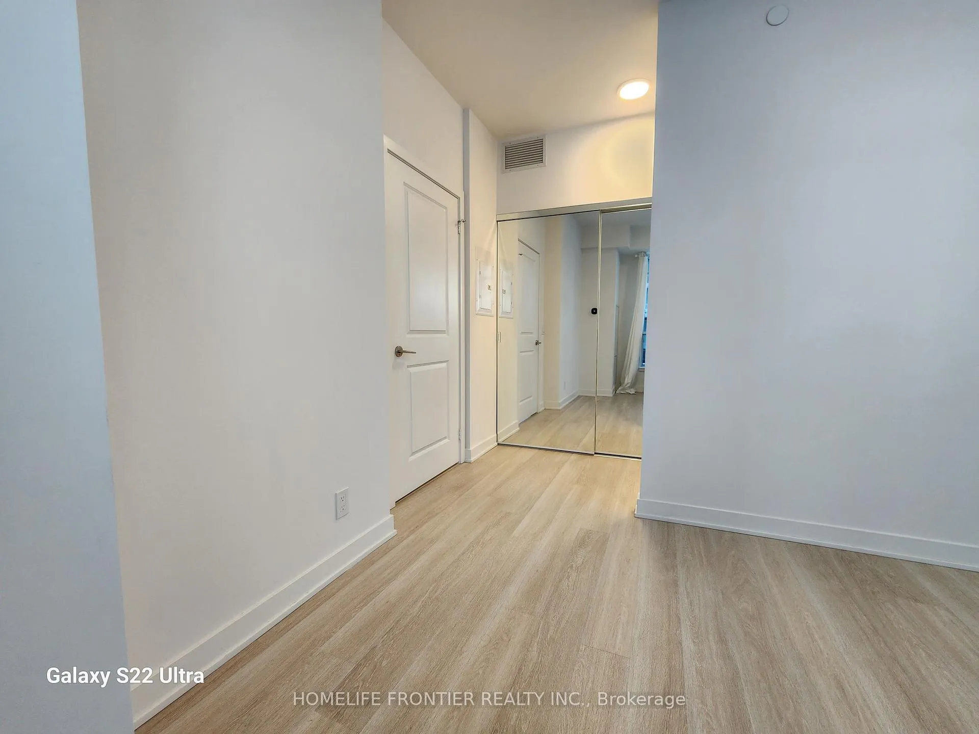 Photo 19 of Unit B802, 50 Upper Mall Way, Vaughan, Brownridge — HOMEH