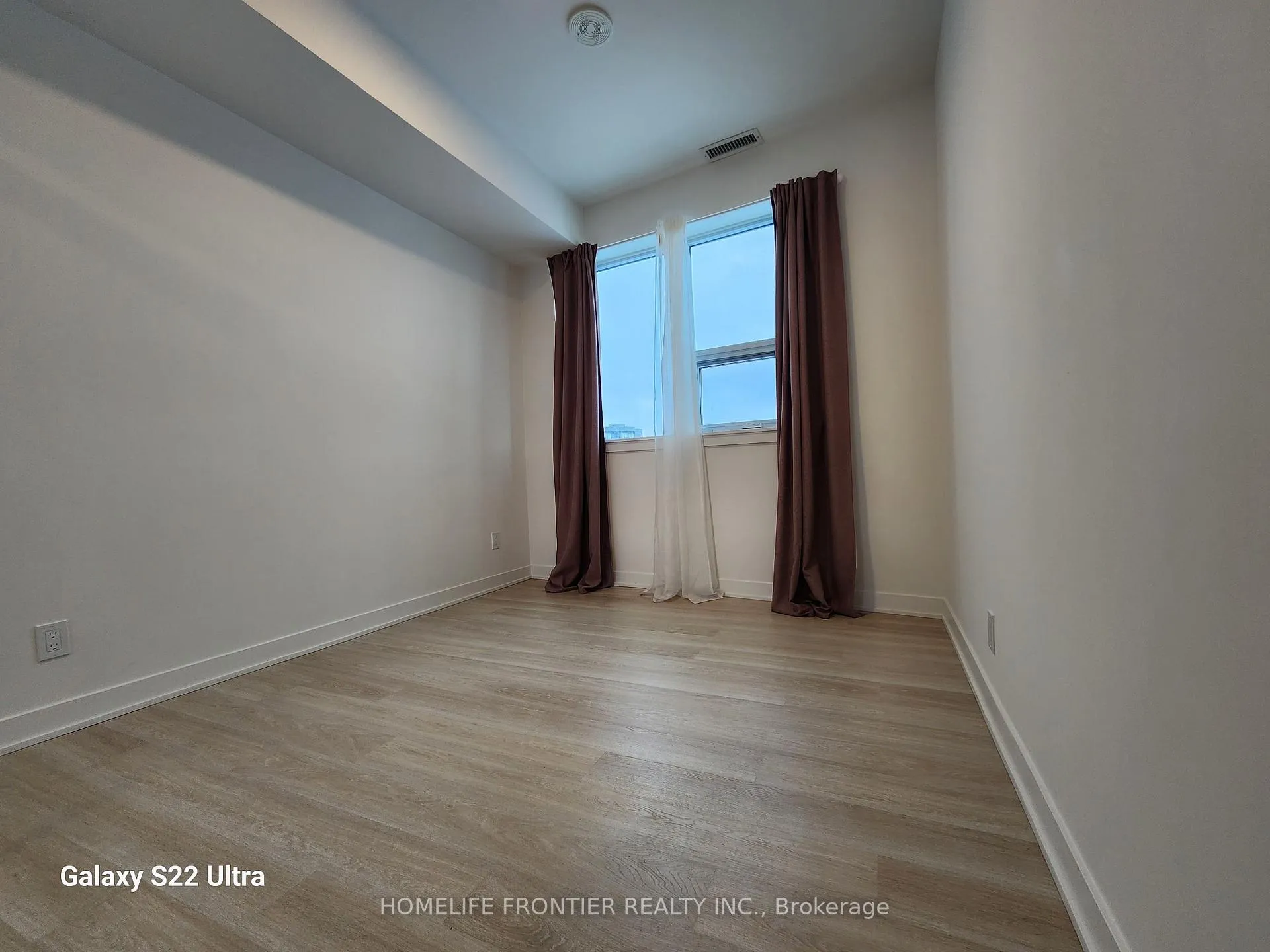 Photo 23 of Unit B802, 50 Upper Mall Way, Vaughan, Brownridge — HOMEH