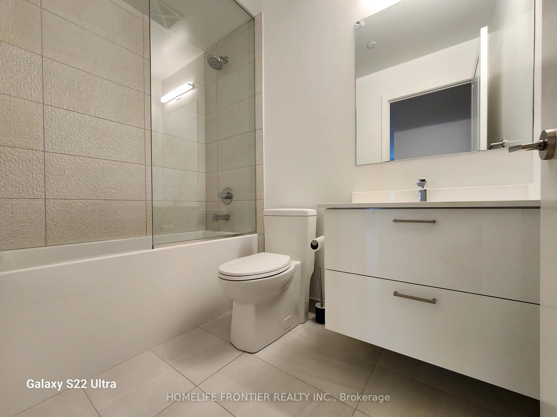 Photo 25 of Unit B802, 50 Upper Mall Way, Vaughan, Brownridge — HOMEH