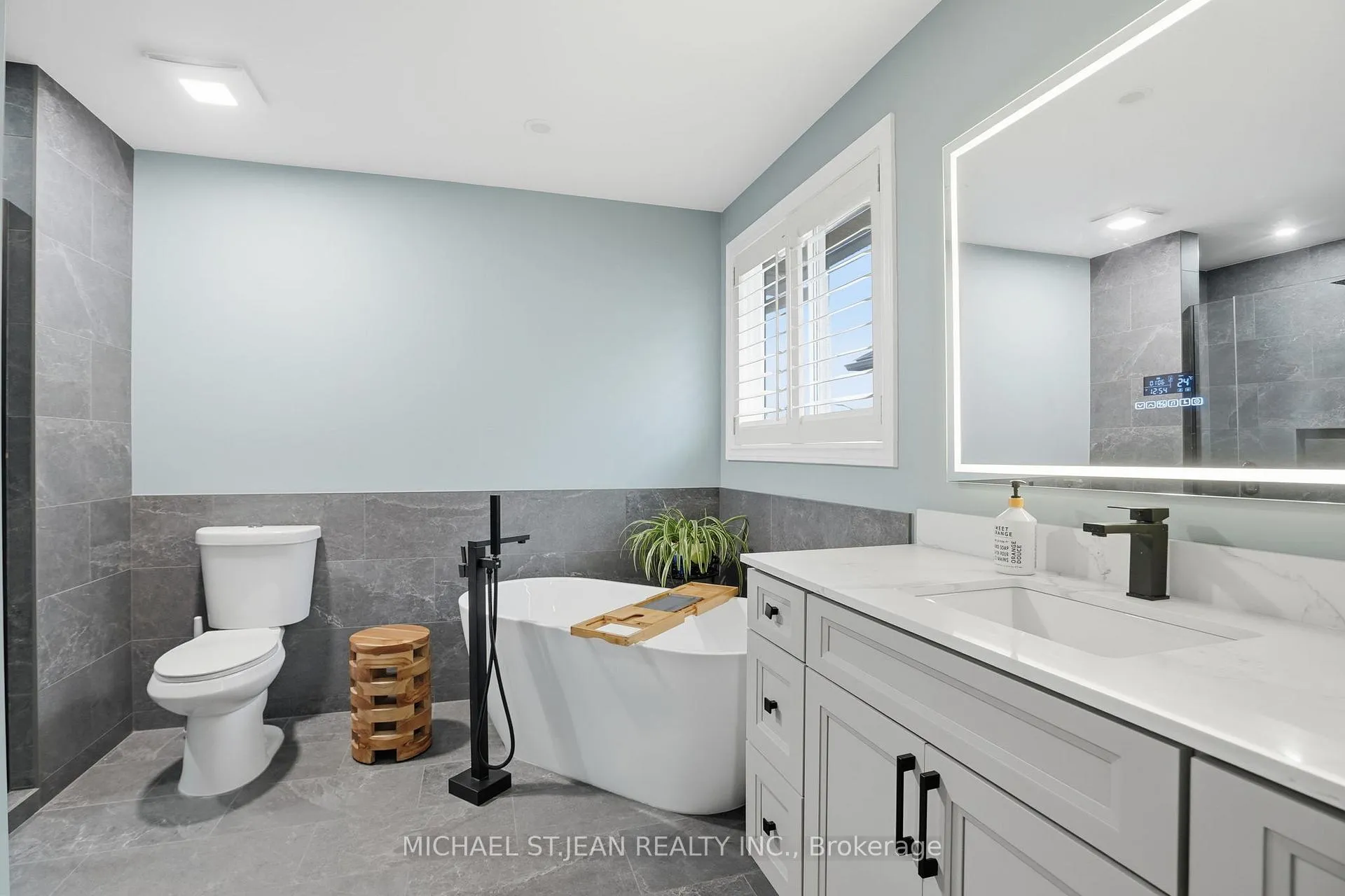 Photo 37 of 75 Etherington Crescent, Hamilton, Binbrook — HOMEH