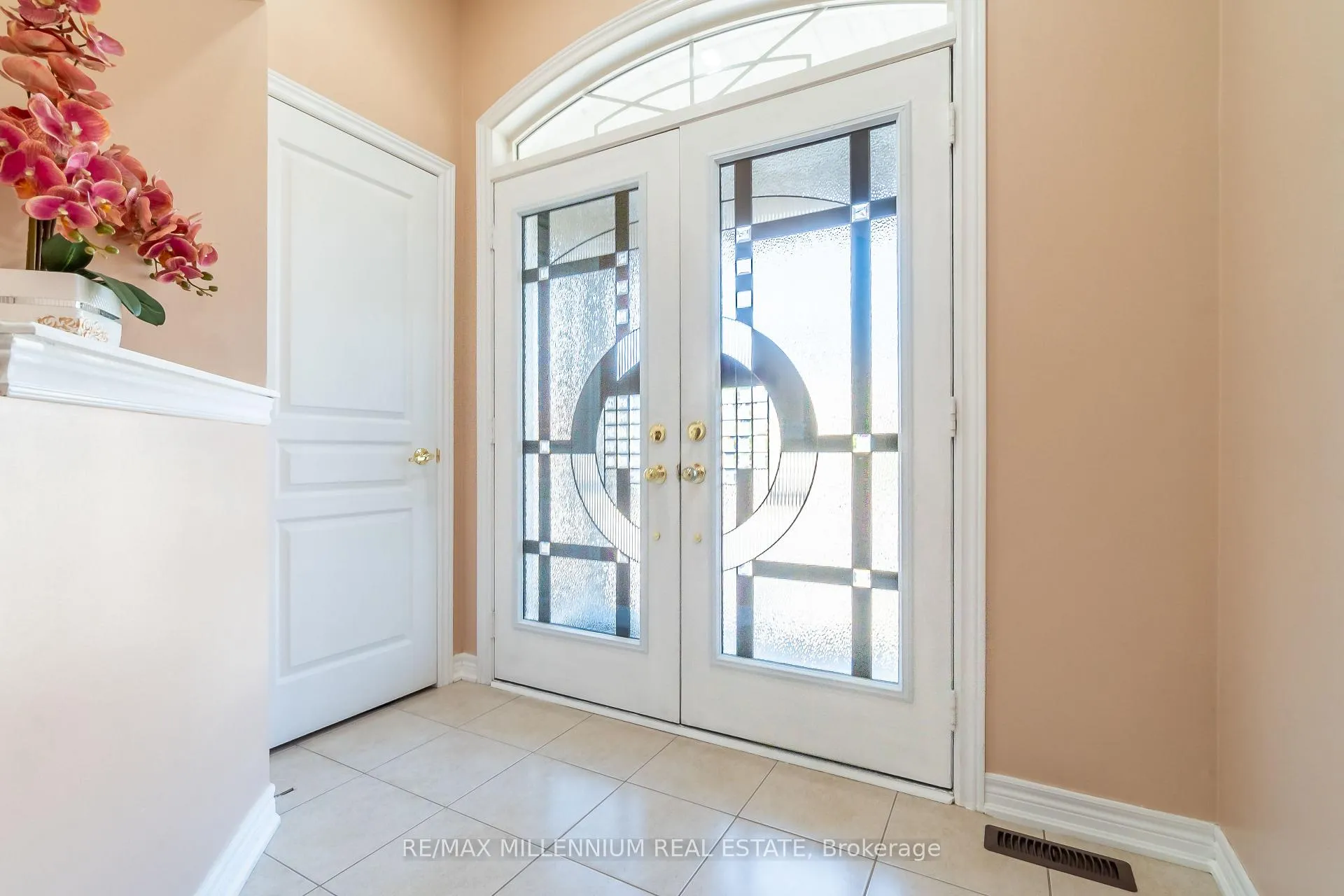 Photo 4 of 27 Silvershadow Terrace, Brampton, Sandringham-Wellington — HOMEH