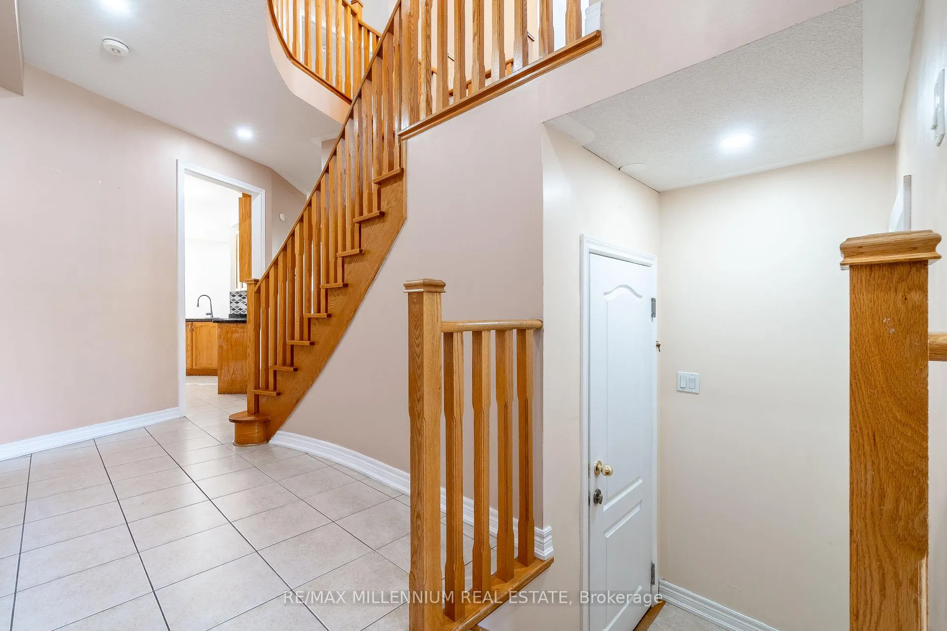 Photo 5 of 27 Silvershadow Terrace, Brampton, Sandringham-Wellington — HOMEH