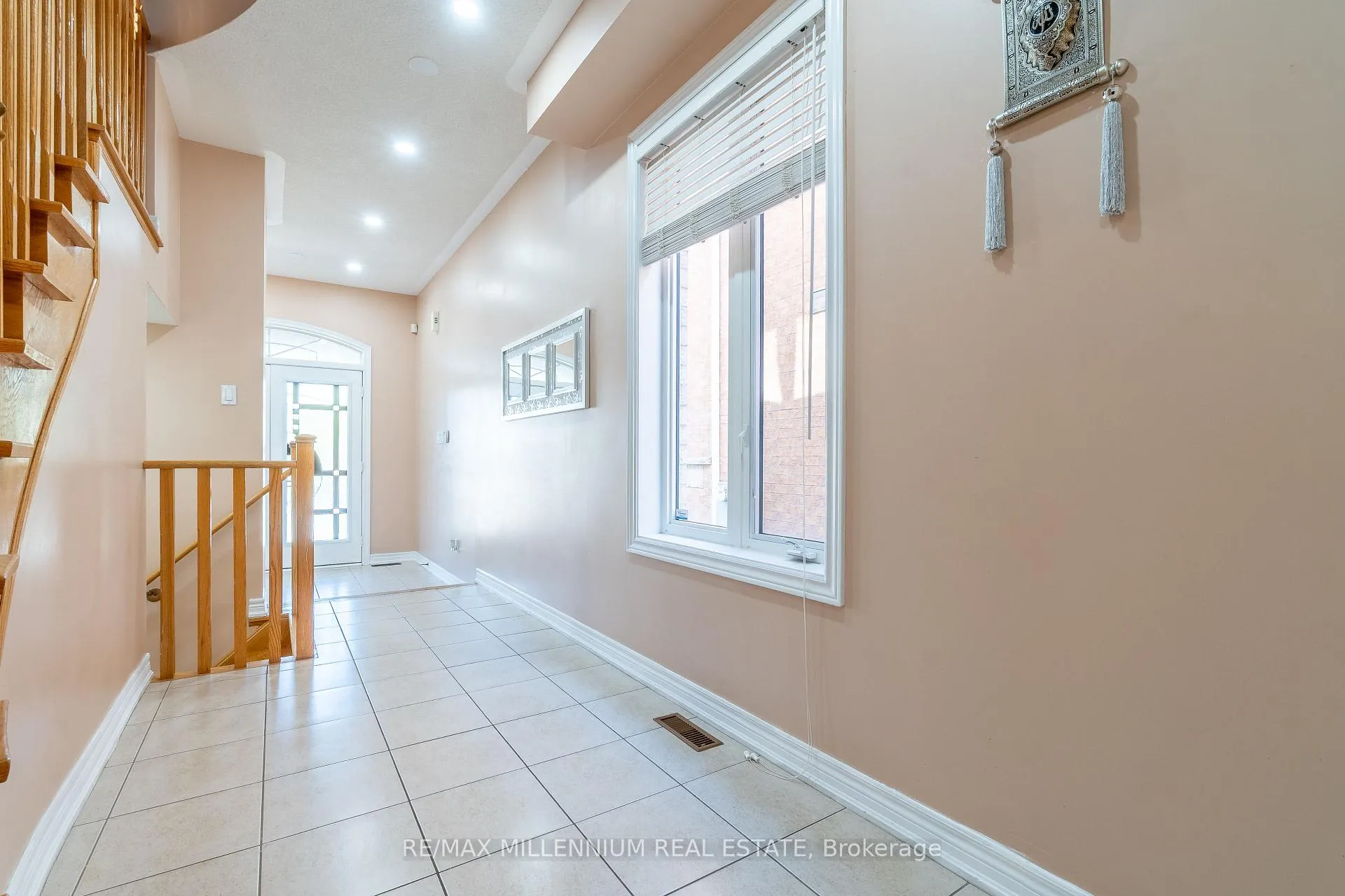 Photo 6 of 27 Silvershadow Terrace, Brampton, Sandringham-Wellington — HOMEH