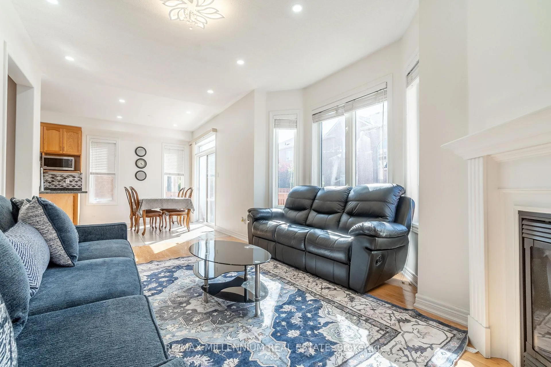 Photo 9 of 27 Silvershadow Terrace, Brampton, Sandringham-Wellington — HOMEH