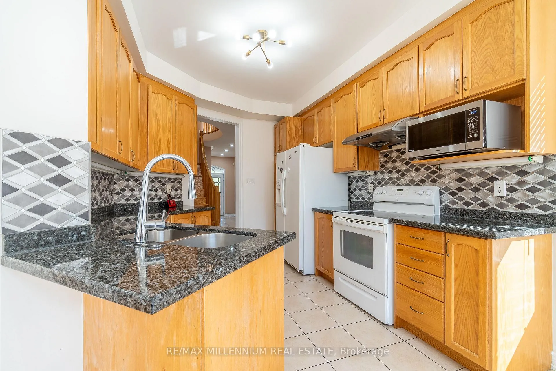 Photo 10 of 27 Silvershadow Terrace, Brampton, Sandringham-Wellington — HOMEH
